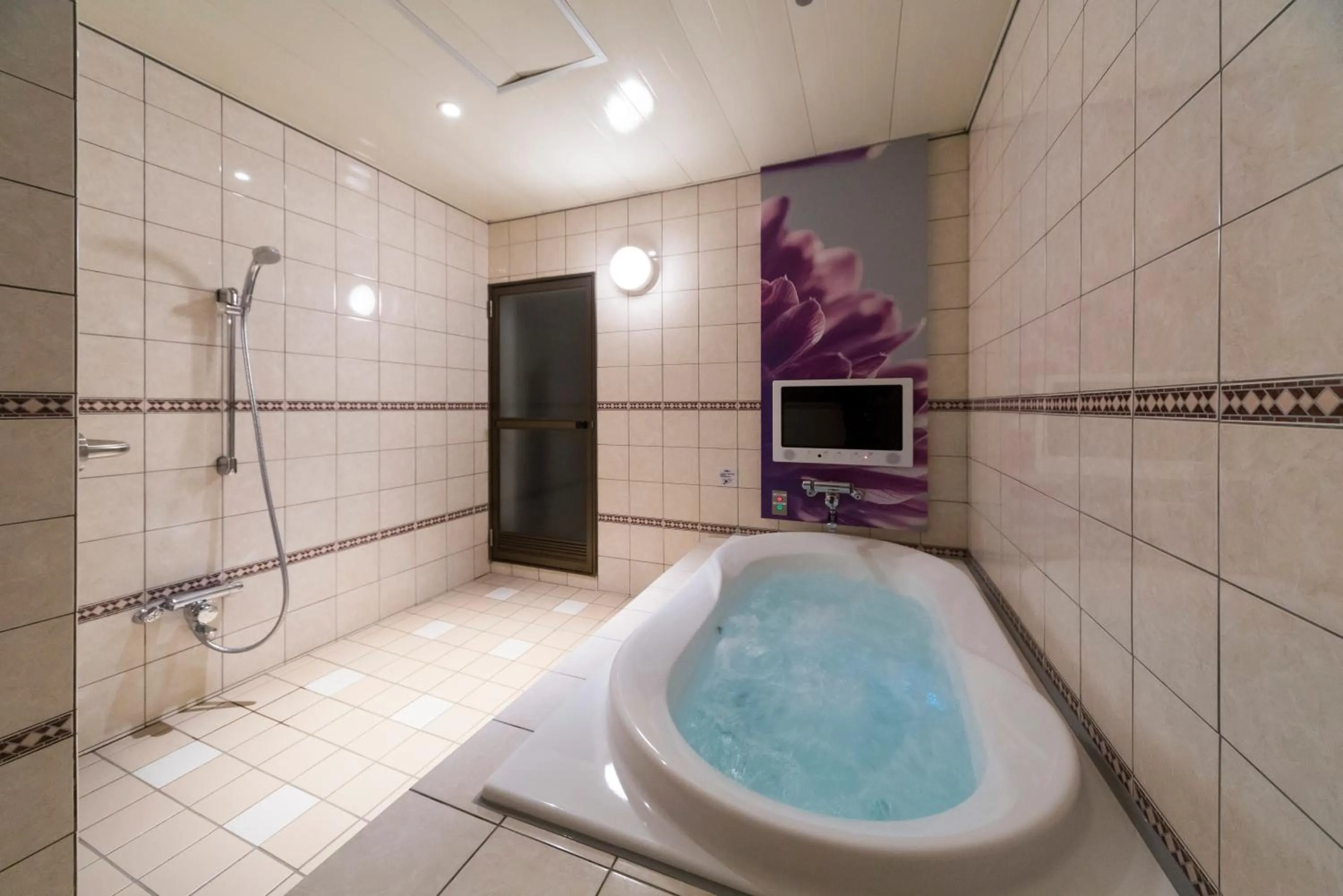 Photo of the whole room in Hotel Plant Garden Resort (Adult Only)