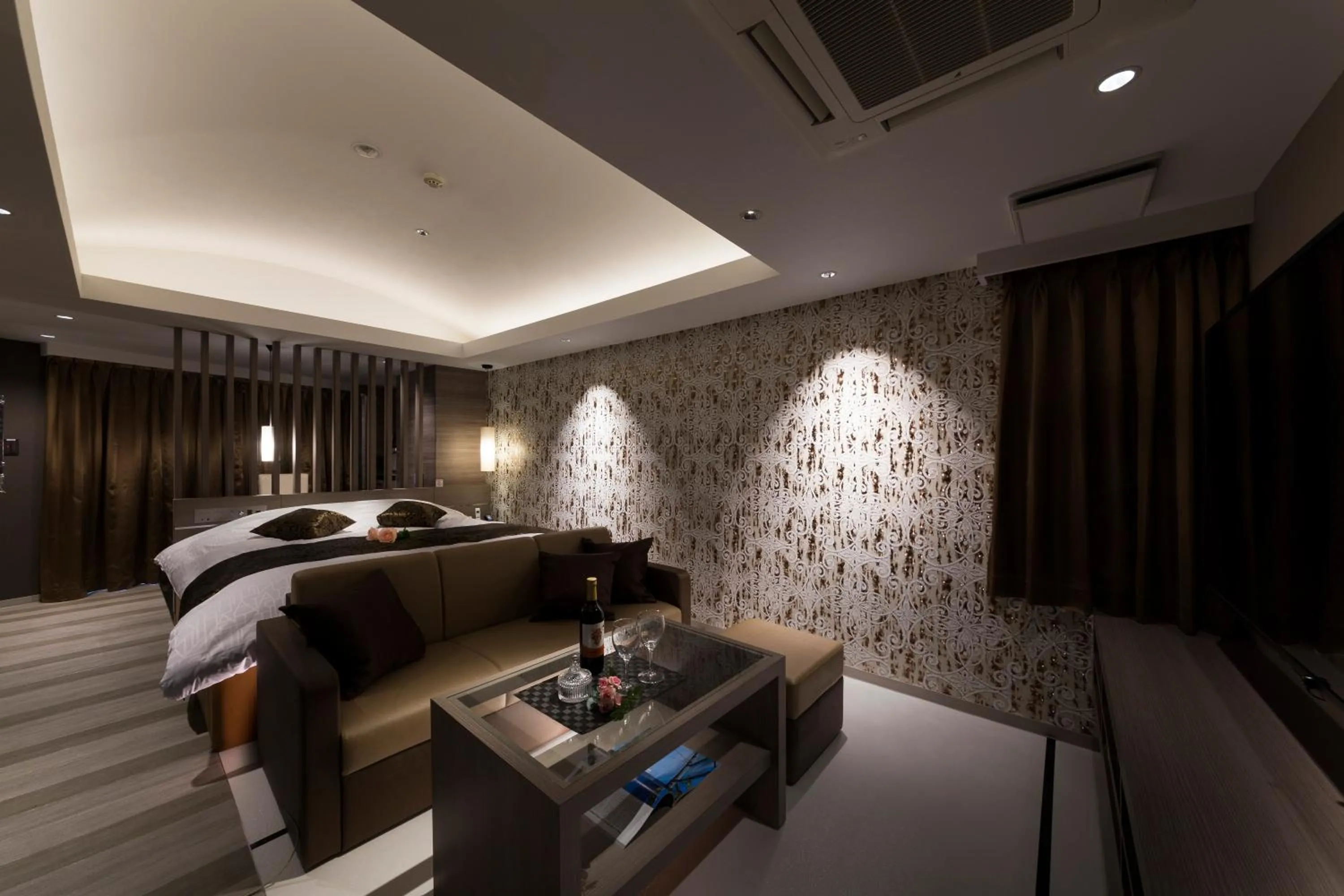 Photo of the whole room, Bed in Hotel Plant Garden Resort (Adult Only)