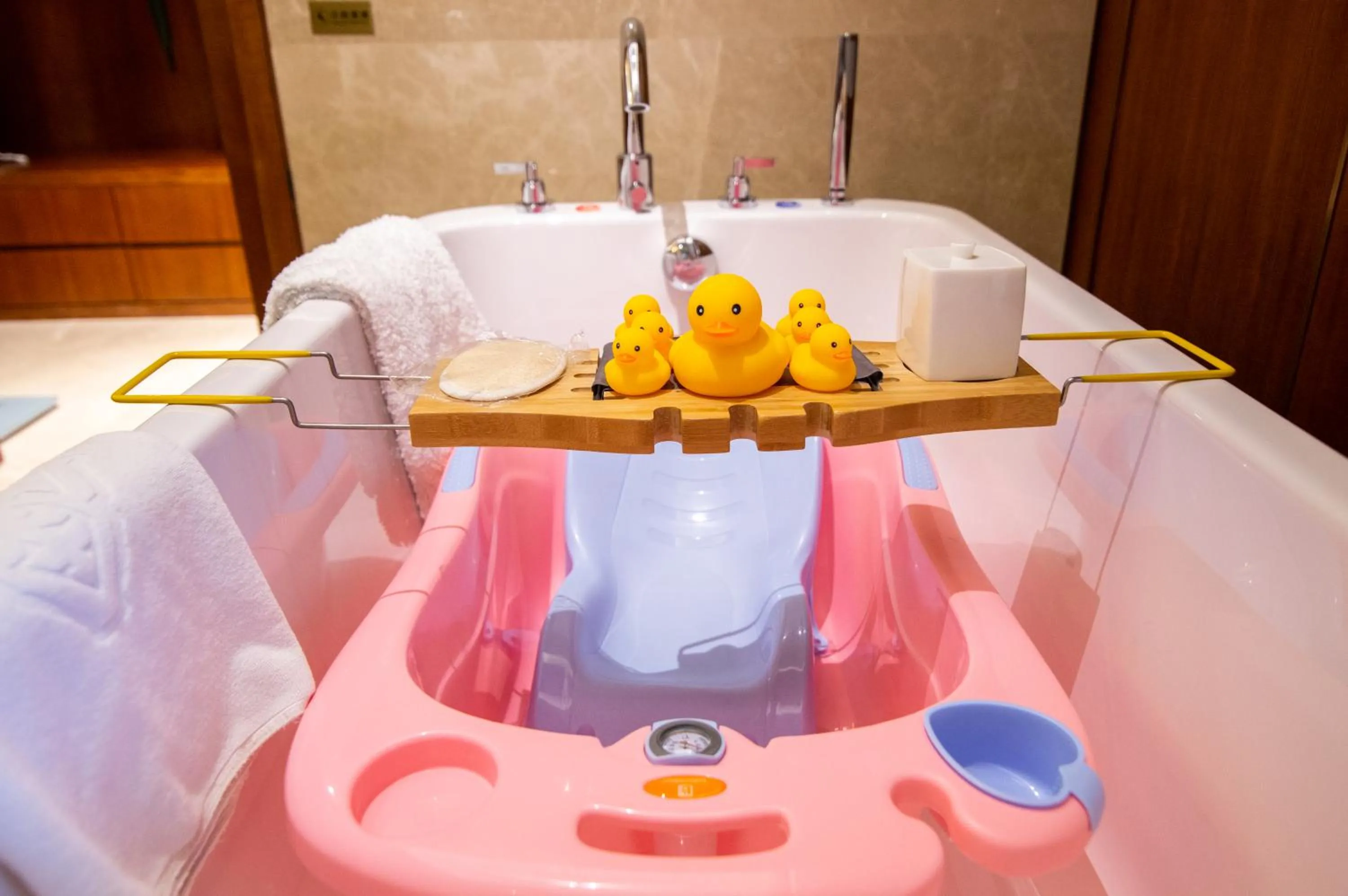 Bath in Jinling Shihu Garden Hotel