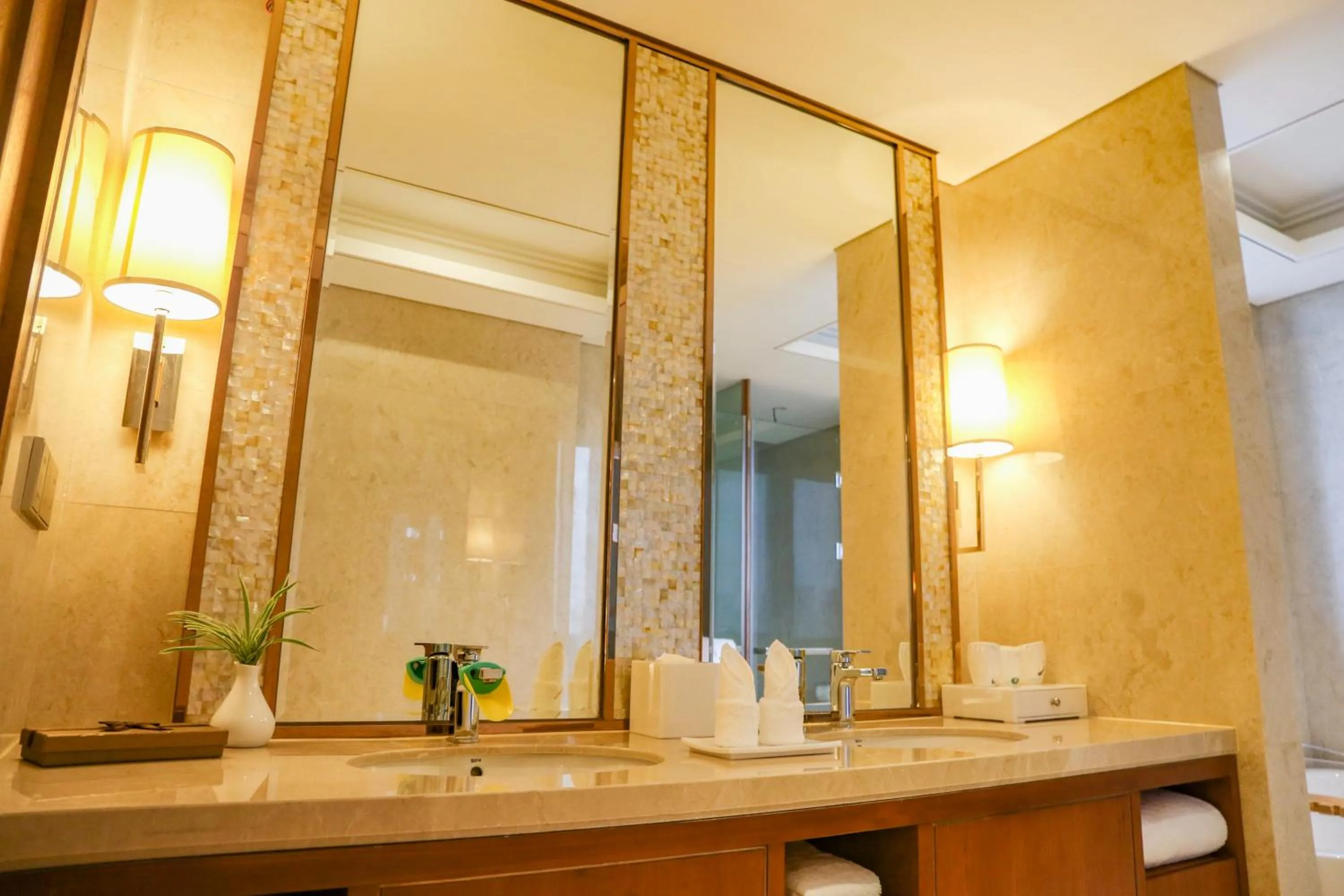 Bathroom in Jinling Shihu Garden Hotel