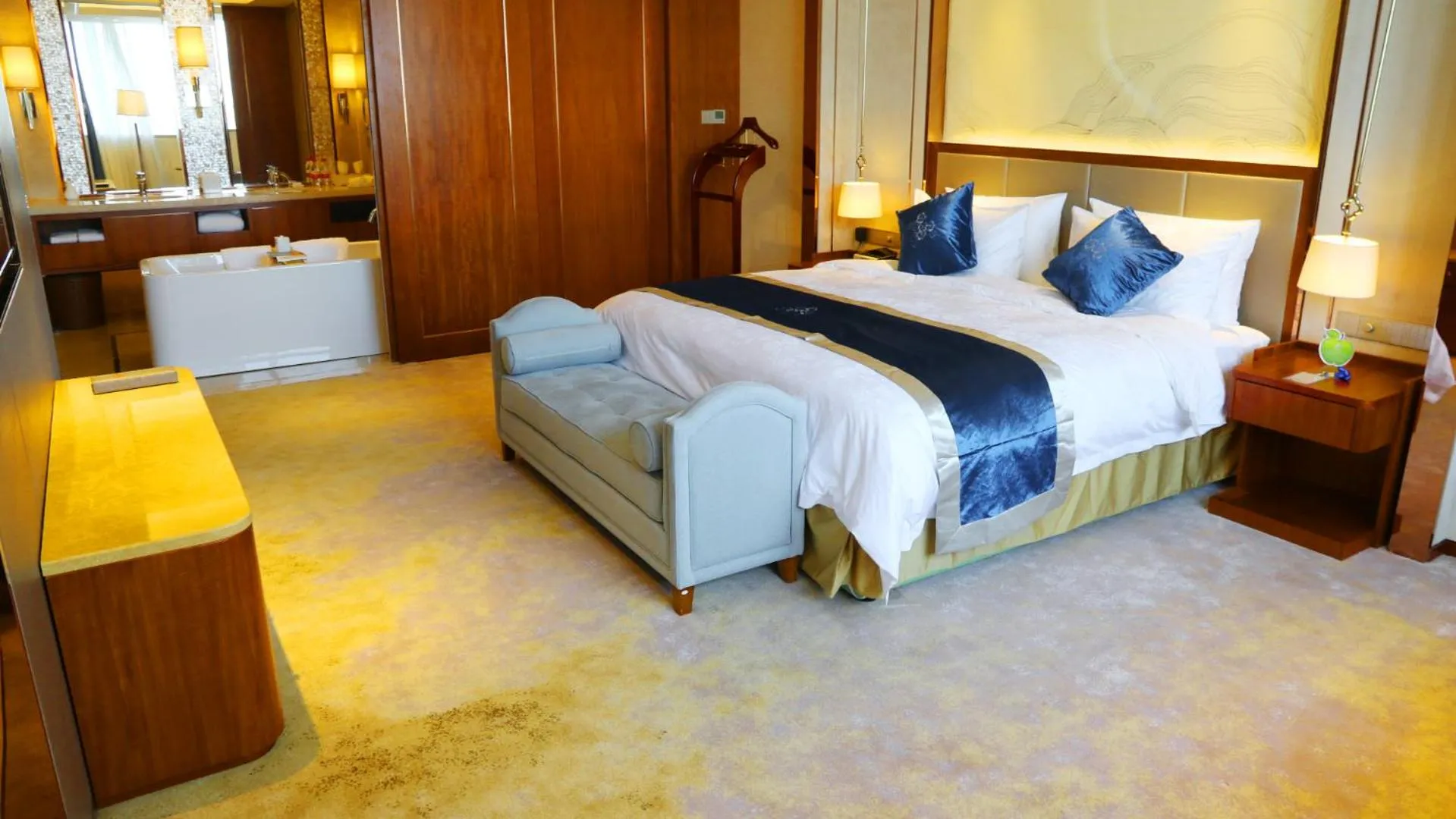 Bedroom in Jinling Shihu Garden Hotel