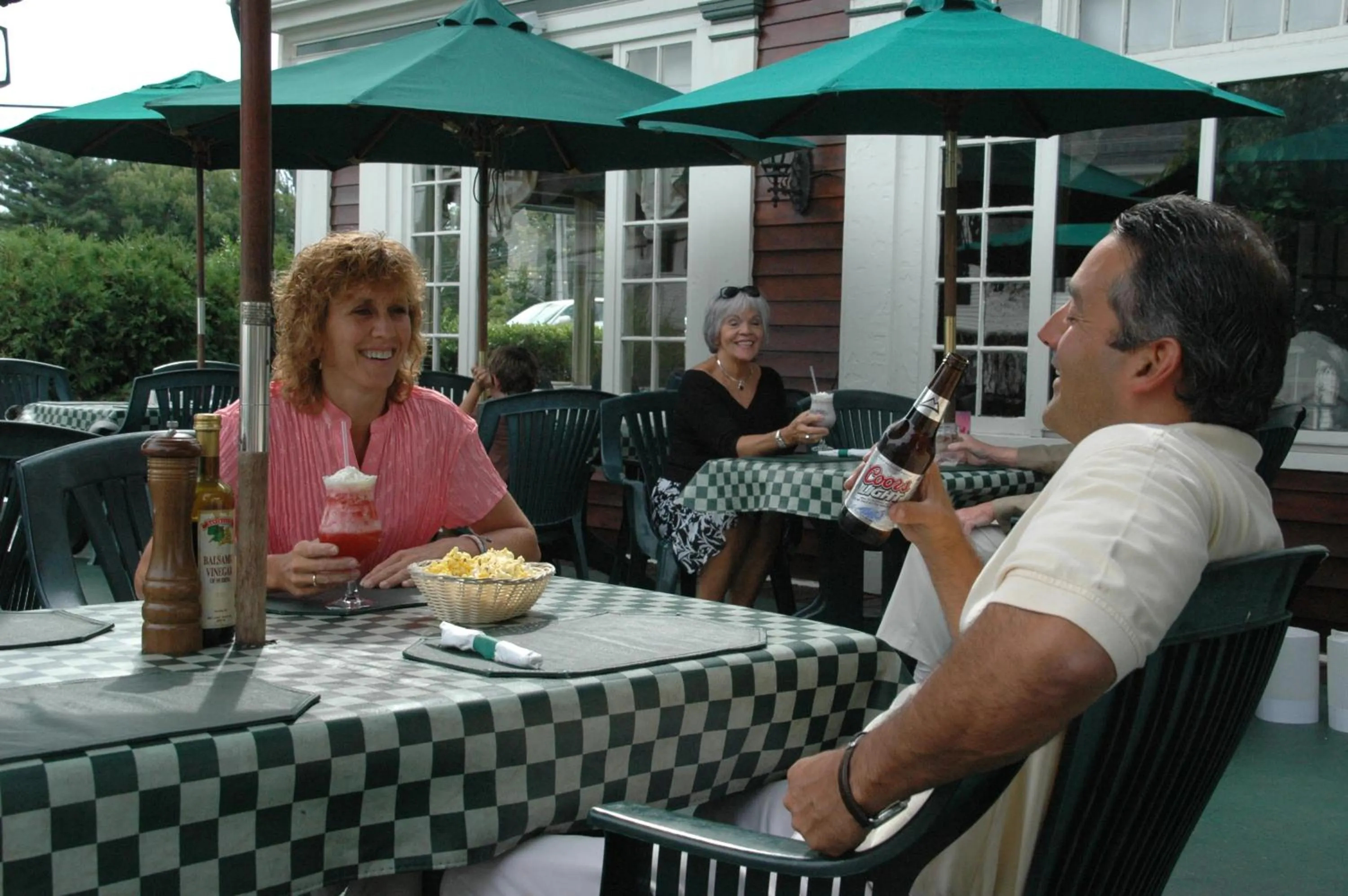 Alcoholic drinks in Lamies Inn & The Old Salt Tavern