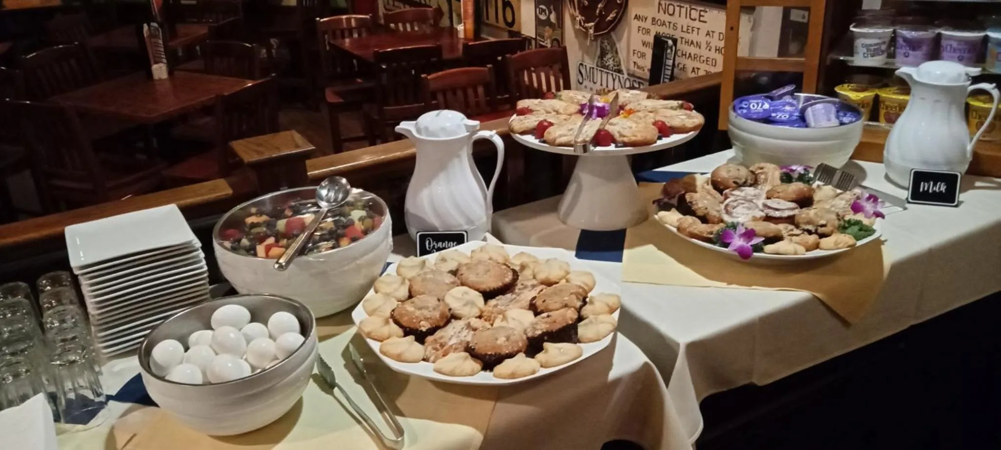 Breakfast in Lamies Inn & The Old Salt Tavern