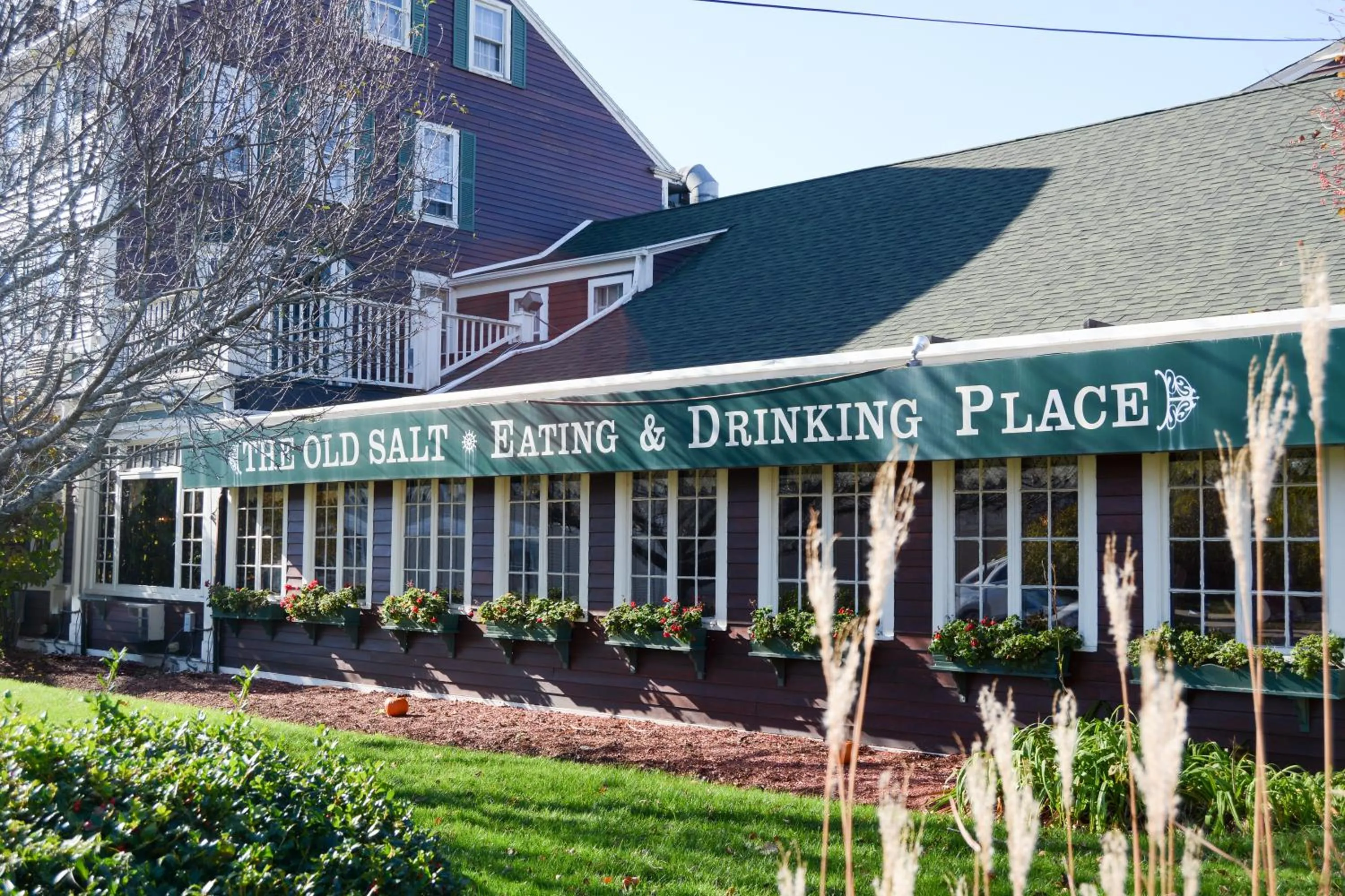 Property building in Lamies Inn & The Old Salt Tavern