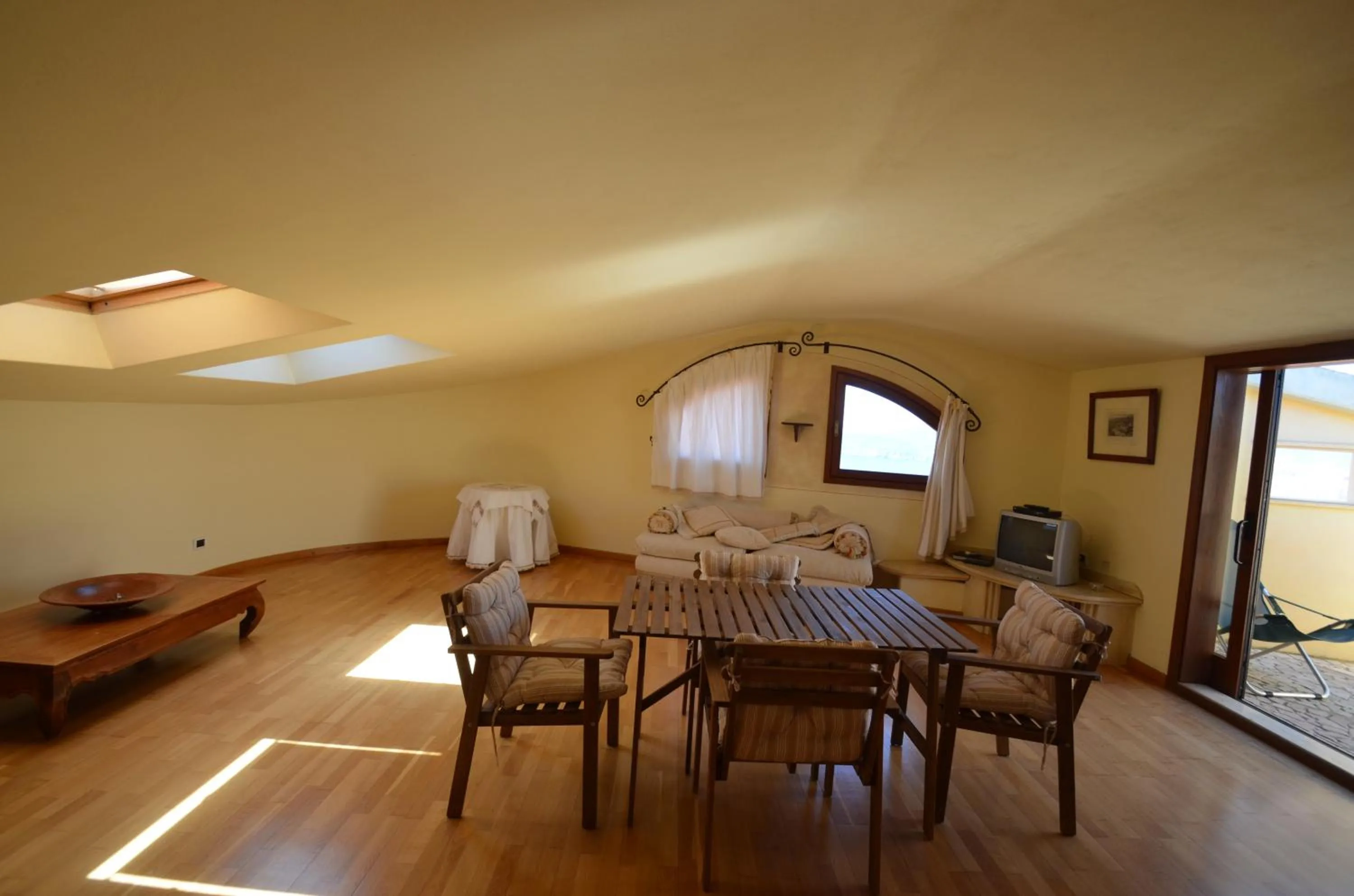 Living room in Villa Soprana by Agenzia SolturElba