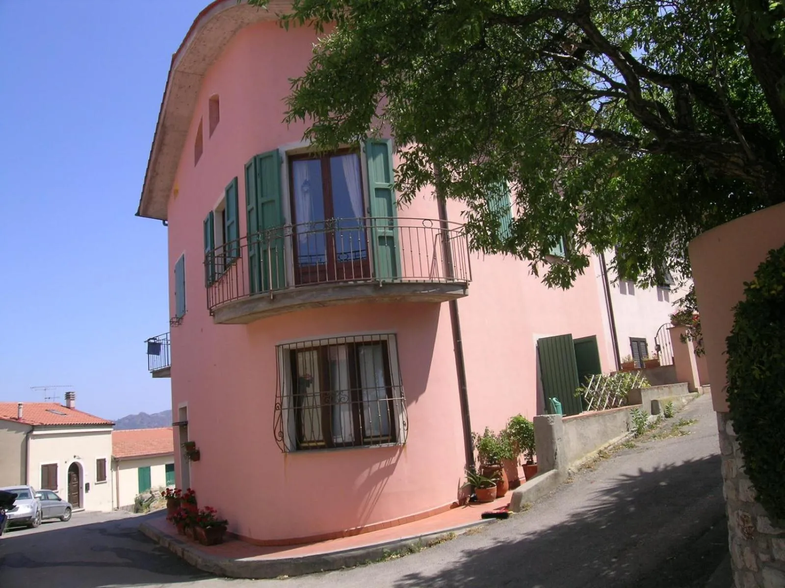 Property building in Villa Soprana by Agenzia SolturElba