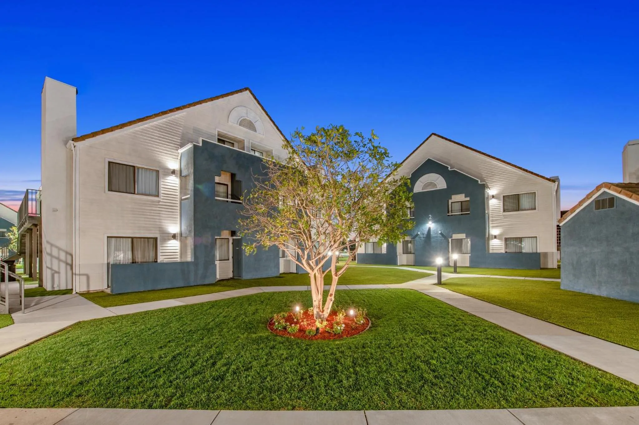 Property building in Staybridge Suites Oxnard - River Ridge by IHG