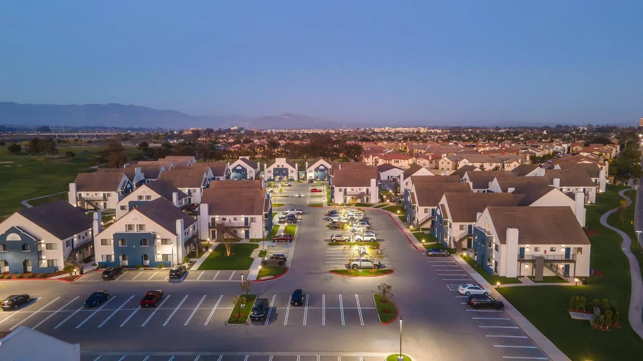 Property building in Staybridge Suites Oxnard - River Ridge by IHG