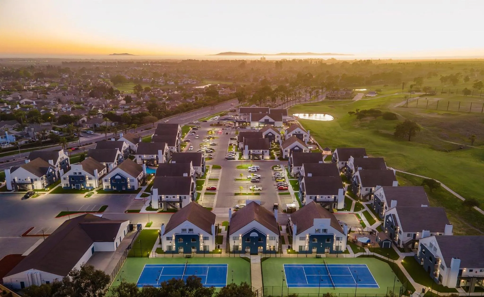 Property building in Staybridge Suites Oxnard - River Ridge by IHG