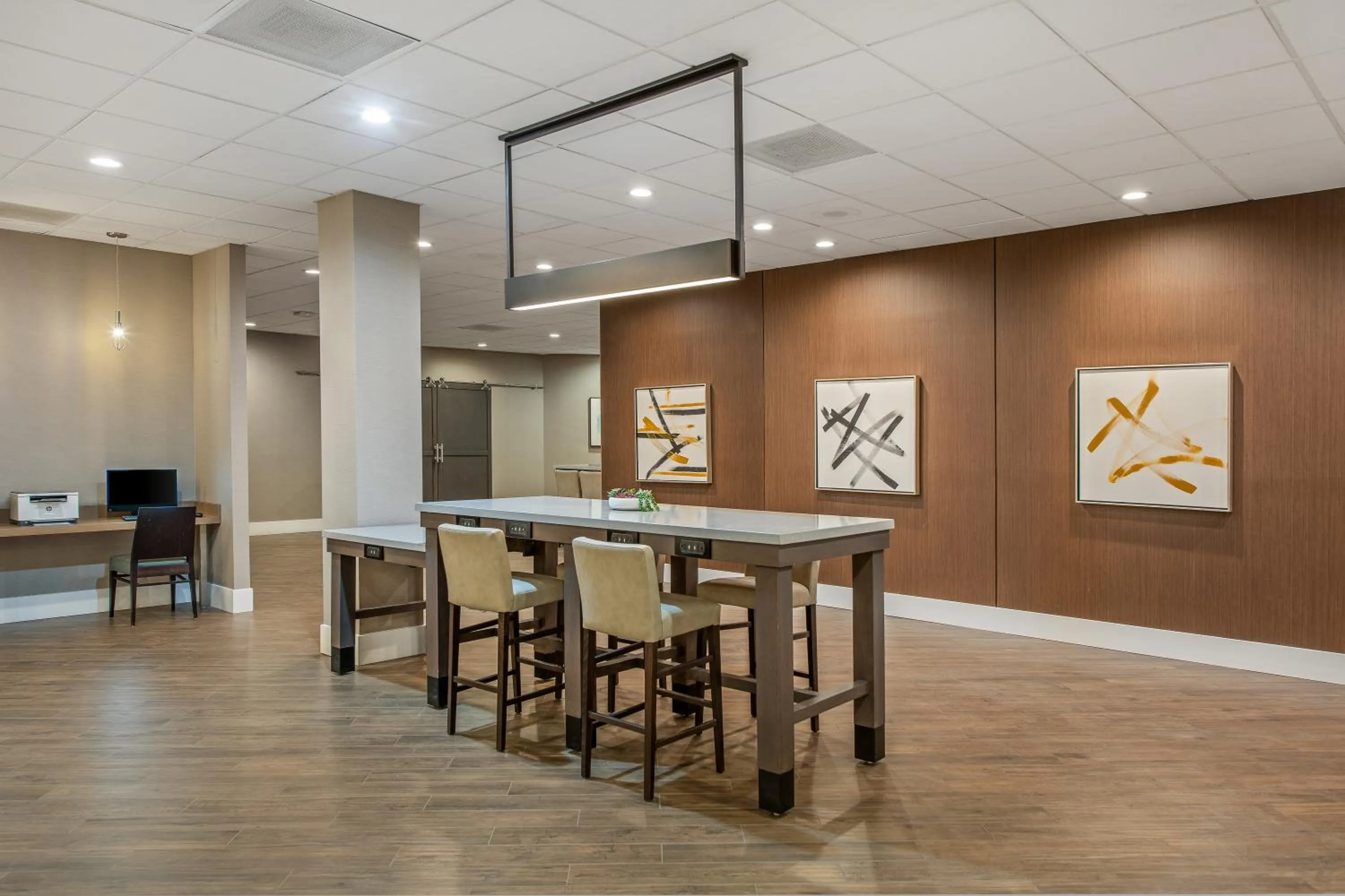 Property building in Staybridge Suites Oxnard - River Ridge by IHG