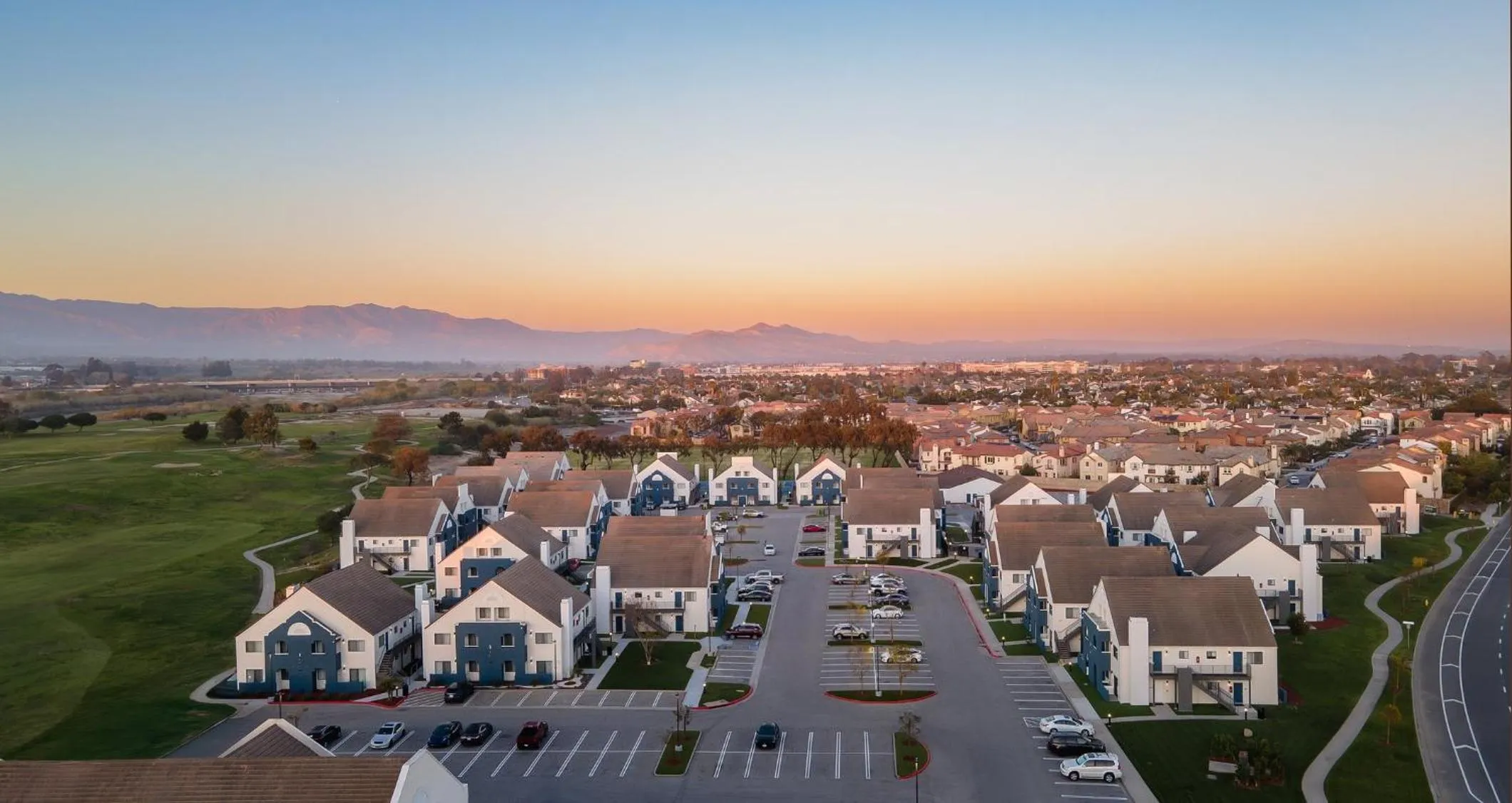 Property building in Staybridge Suites Oxnard - River Ridge by IHG