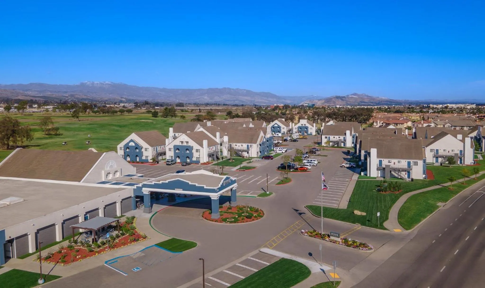 Property building in Staybridge Suites Oxnard - River Ridge by IHG