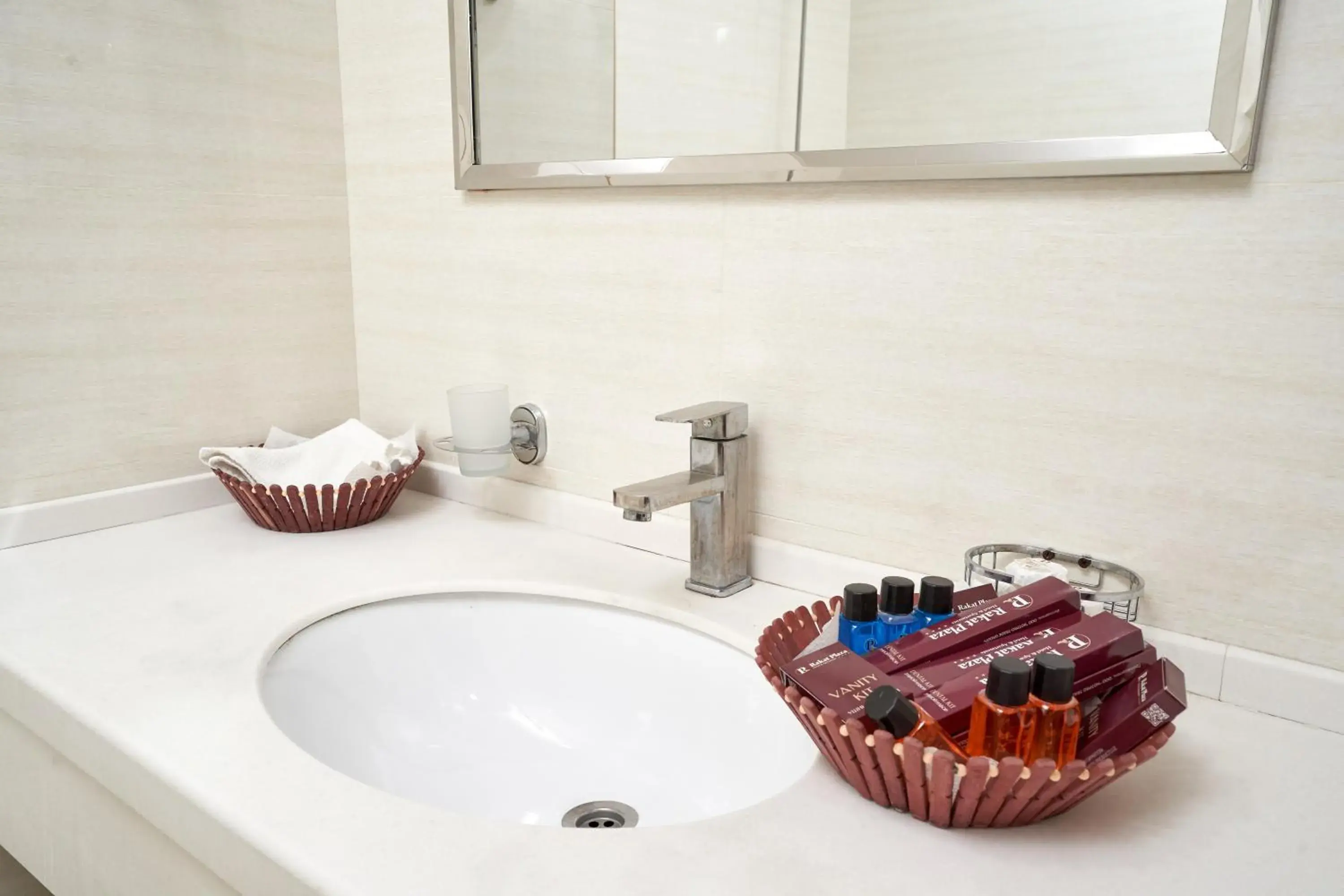 Standard Triple Room in Rakat Plaza Standard Triple Room in Rakat Plaza