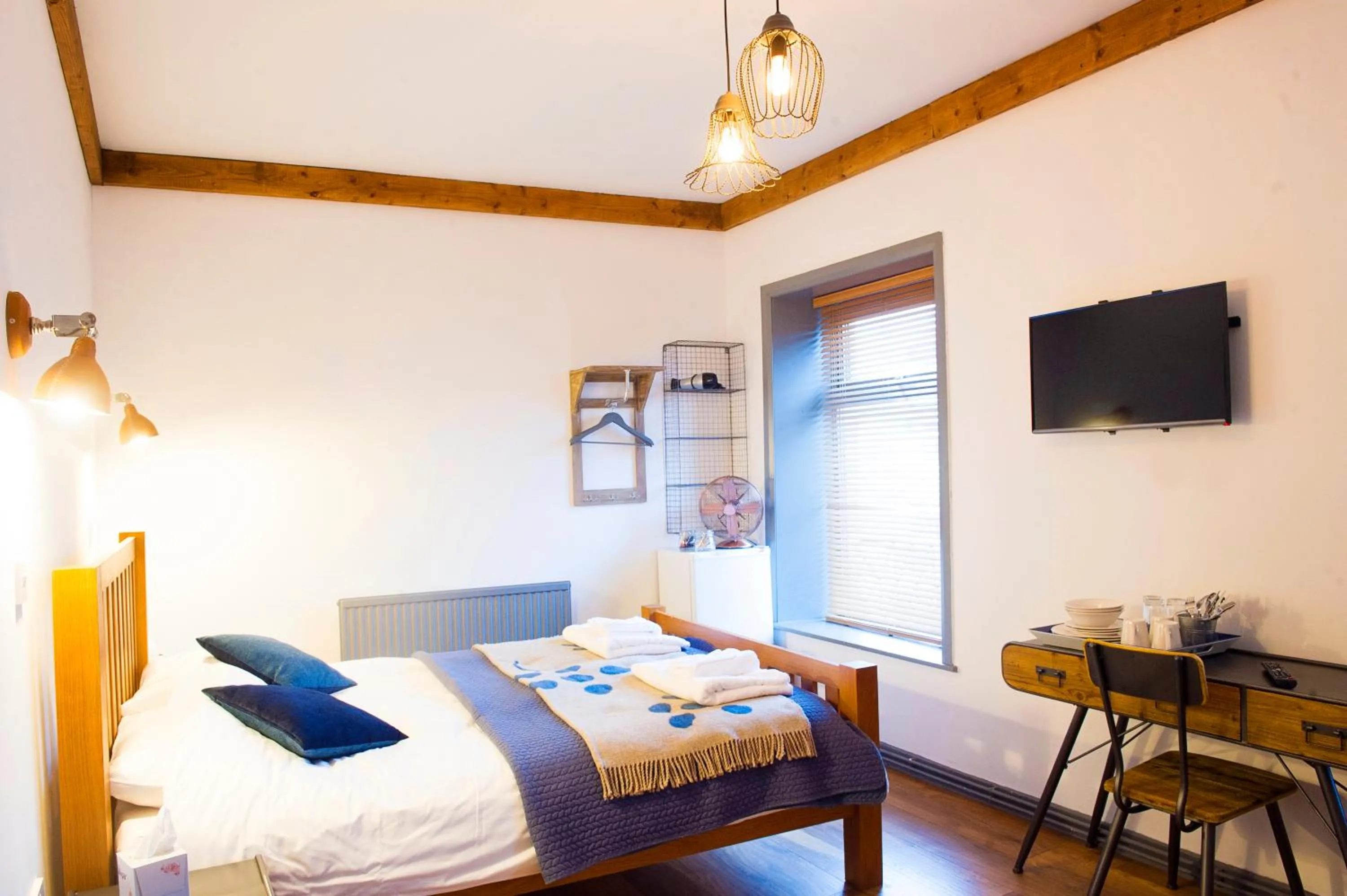 Bed in Nik The Greek