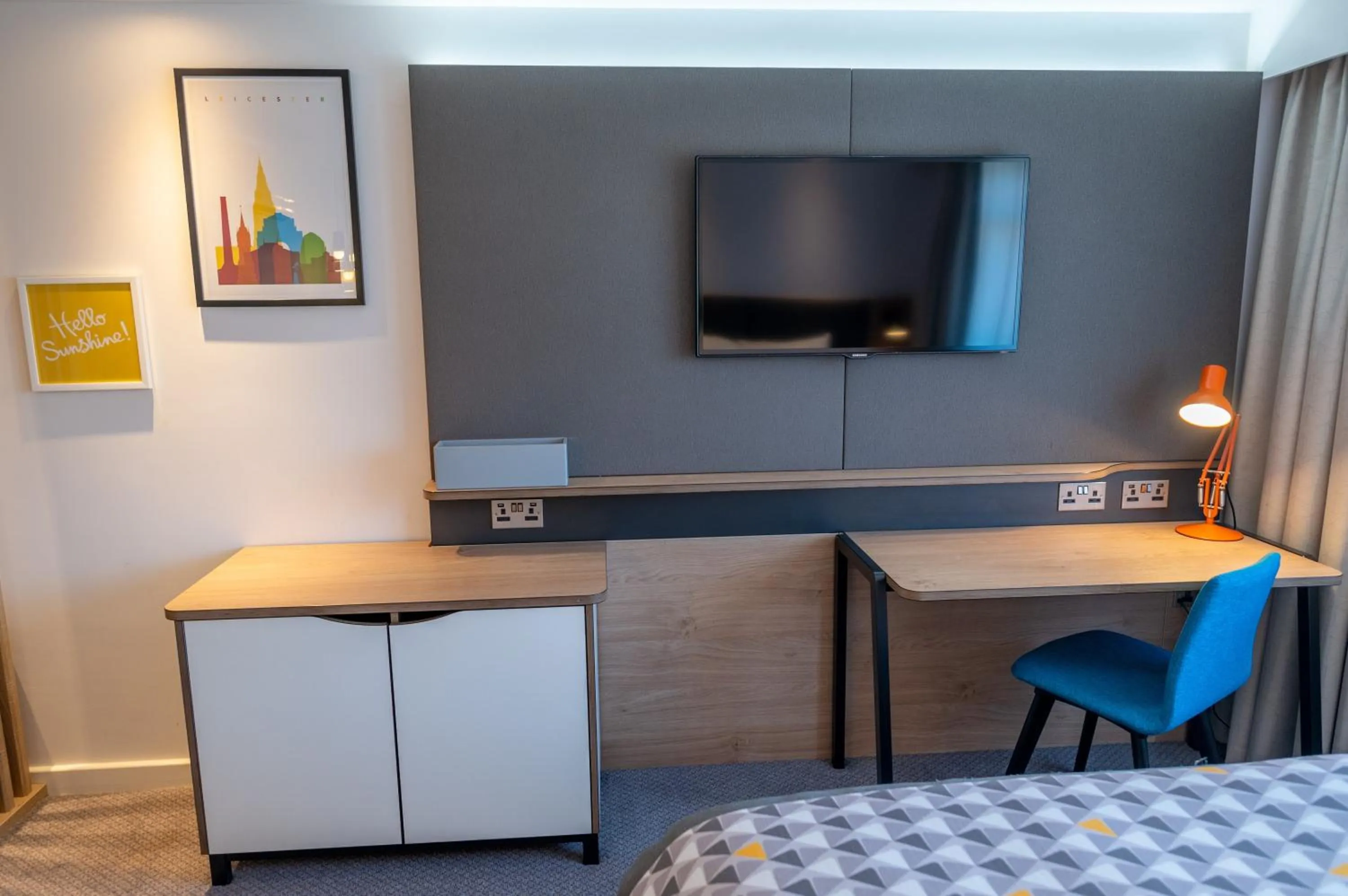 Photo of the whole room, Bed in Holiday Inn - Leicester - Wigston by IHG