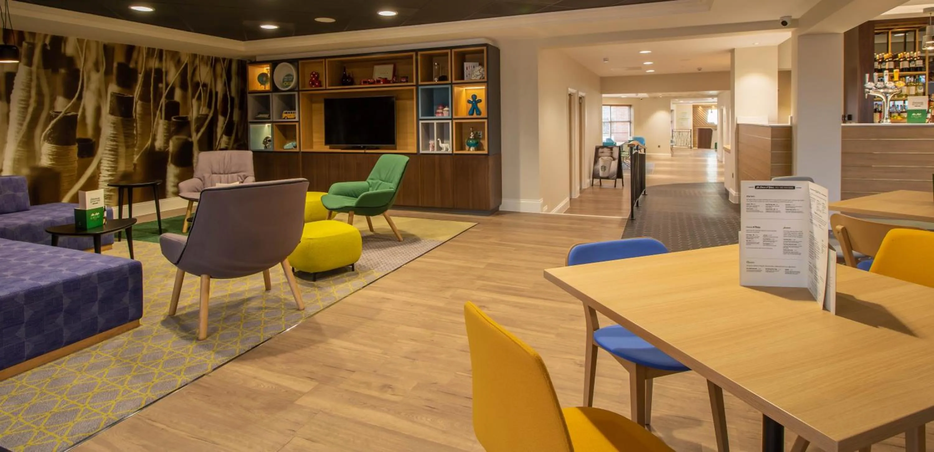 Lounge or bar in Holiday Inn - Leicester - Wigston by IHG