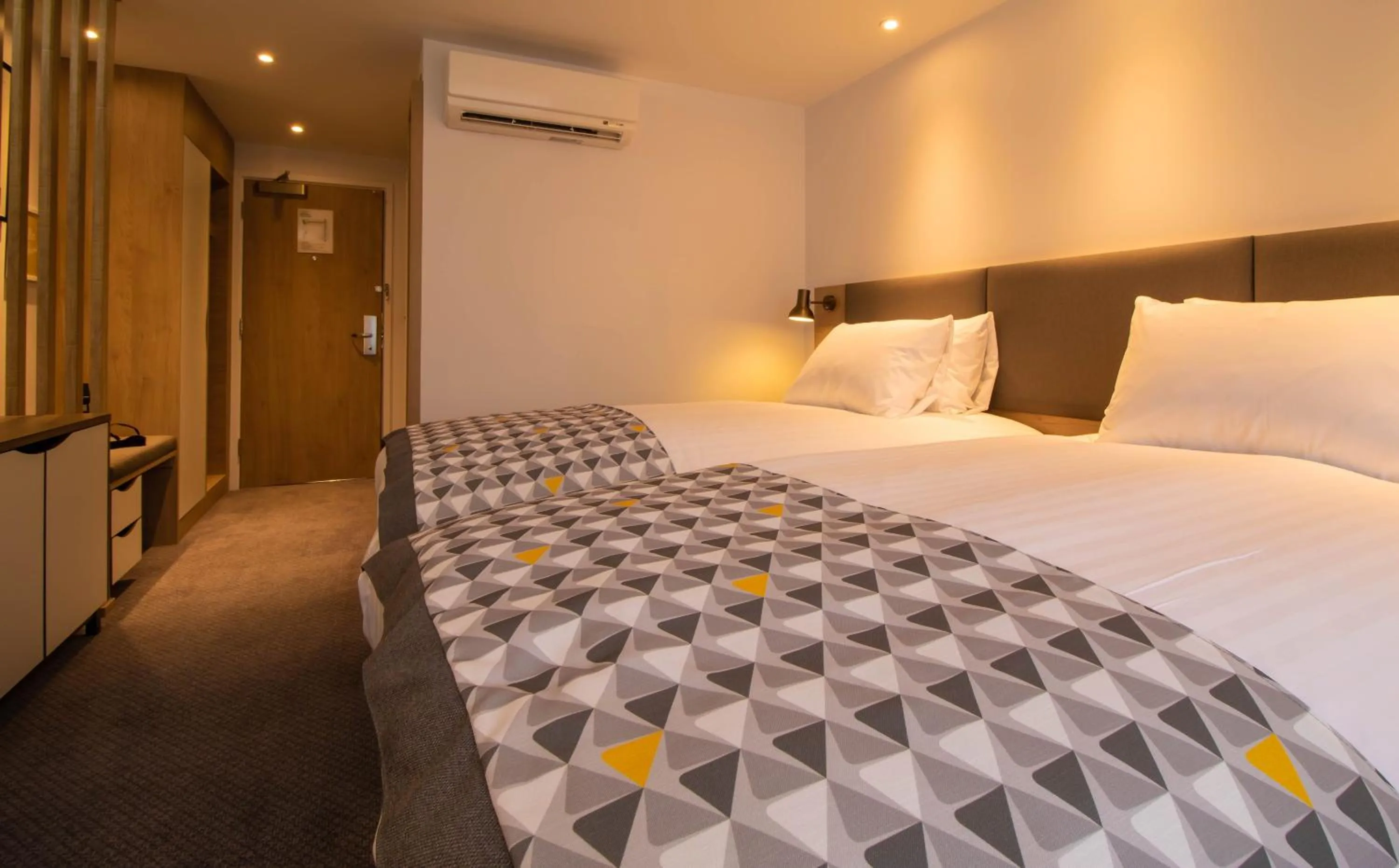 Photo of the whole room, Bed in Holiday Inn - Leicester - Wigston by IHG