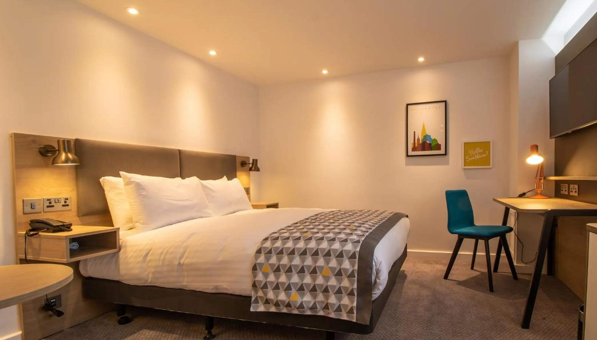 Photo of the whole room, Bed in Holiday Inn - Leicester - Wigston by IHG