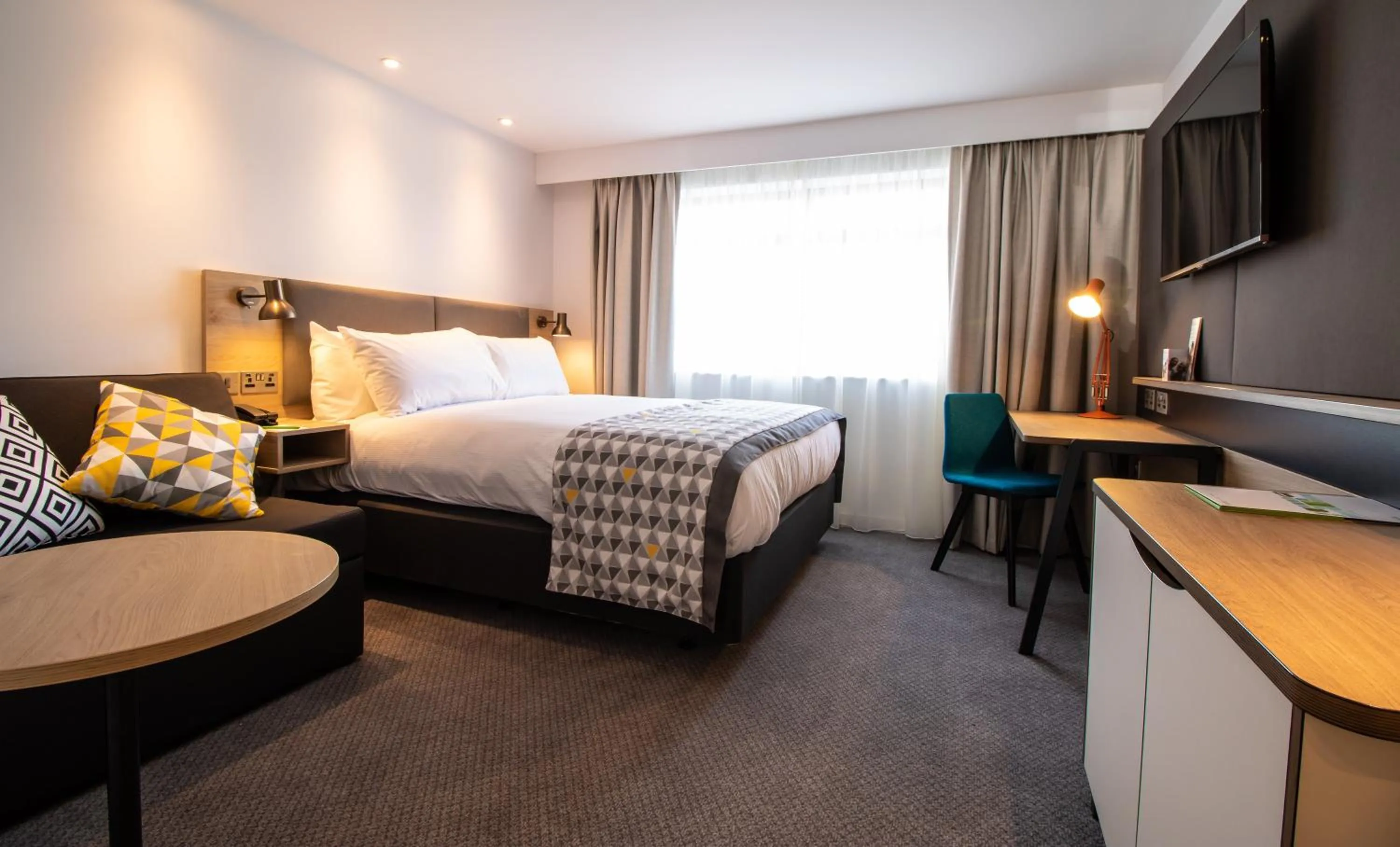 Photo of the whole room, Bed in Holiday Inn - Leicester - Wigston by IHG