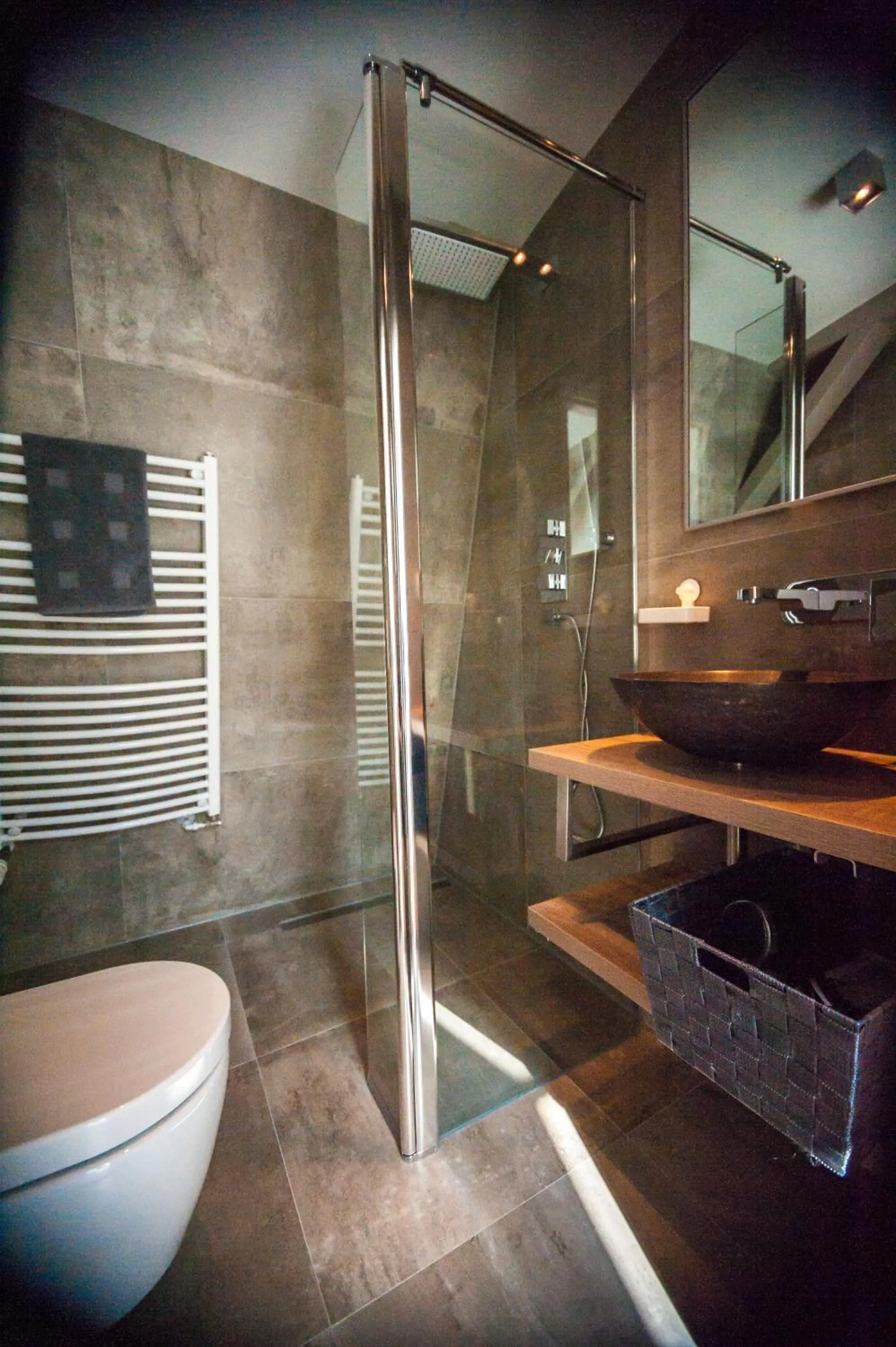 Shower in Top Of The City