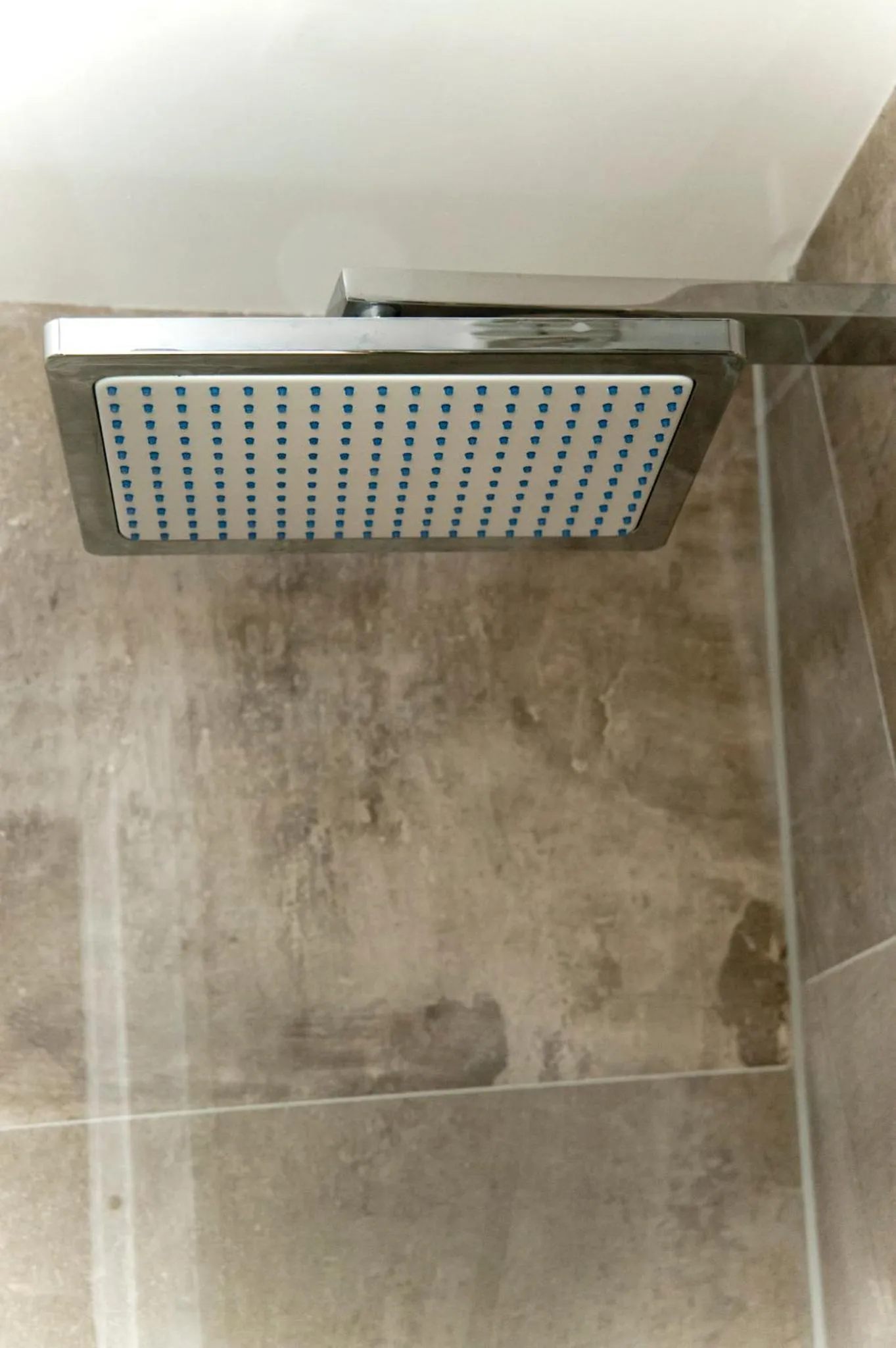 Shower in Top Of The City