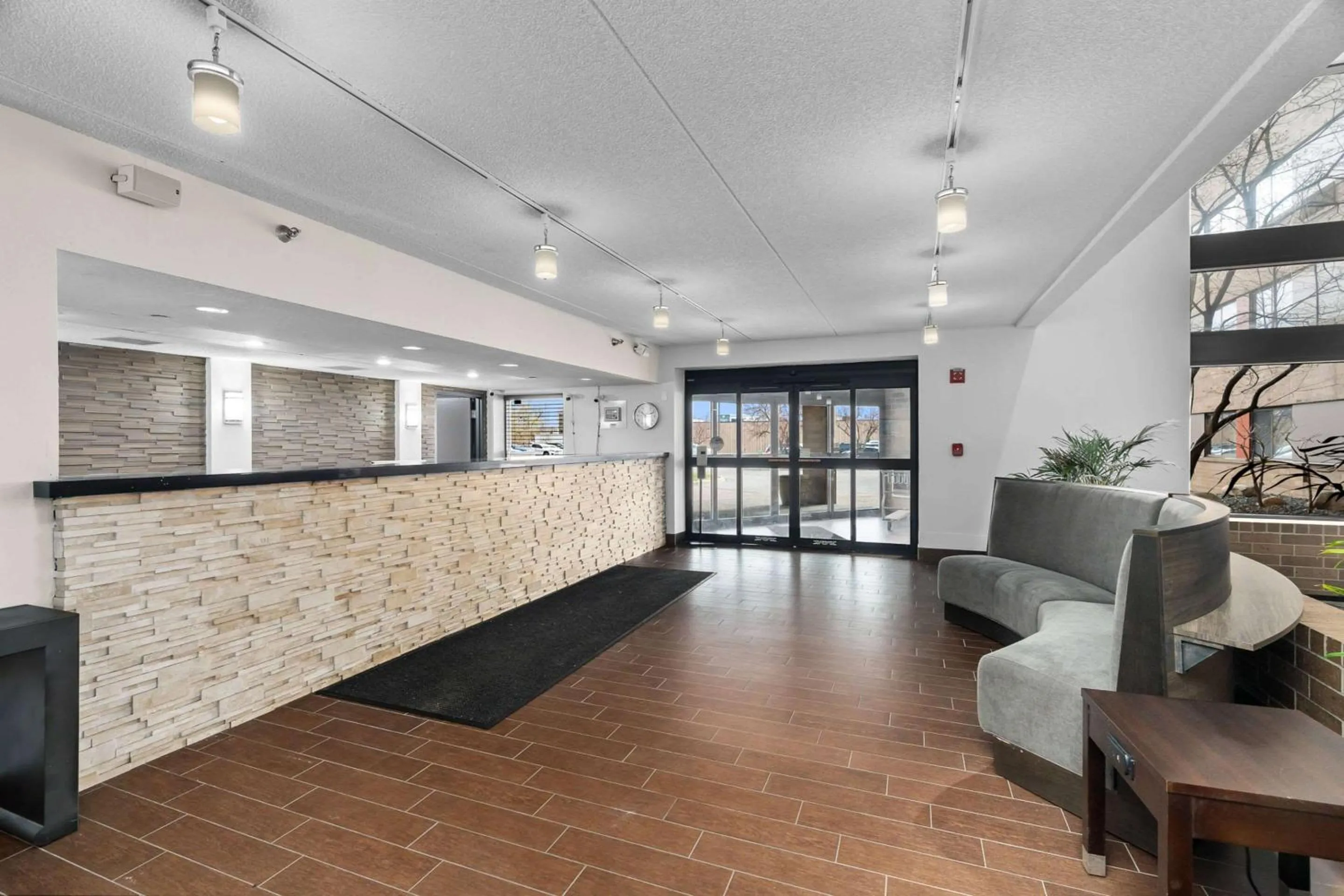 Lobby or reception in Quality Inn & Suites Mall of America - MSP Airport
