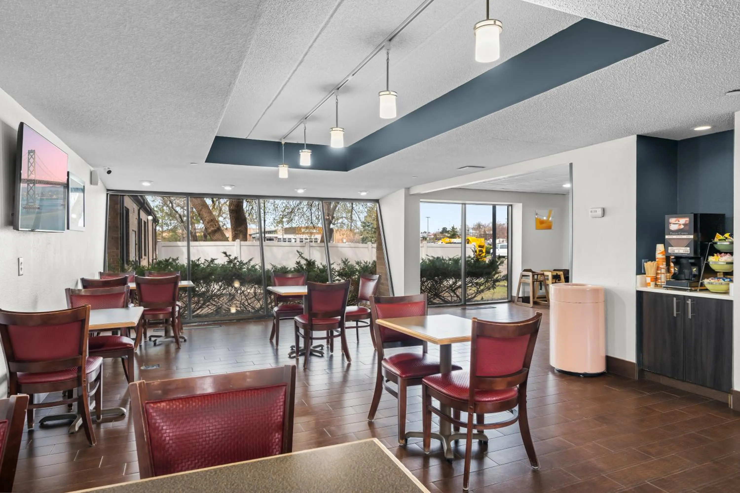 Breakfast in Quality Inn & Suites Mall of America - MSP Airport