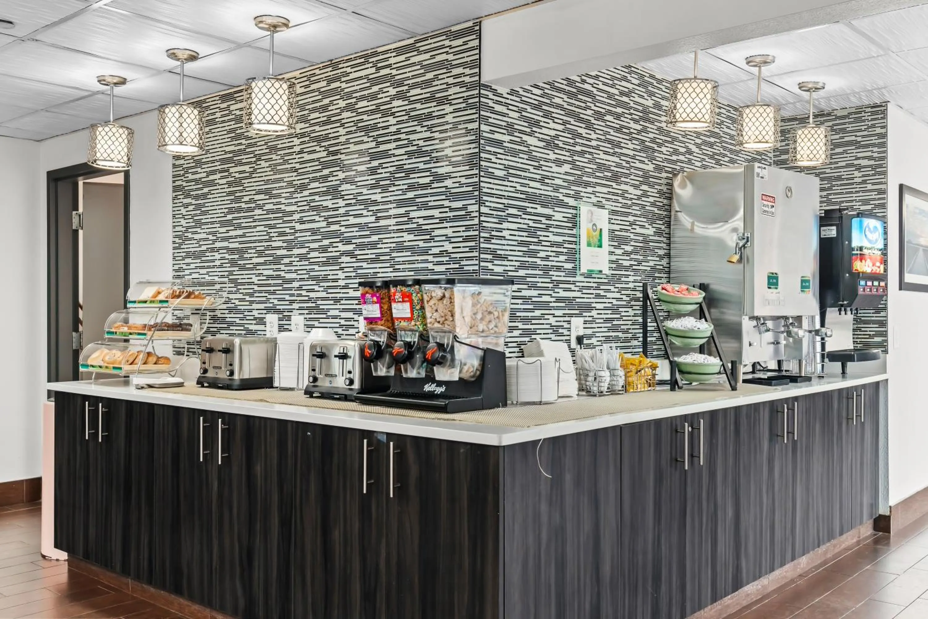 Buffet breakfast in Quality Inn & Suites Mall of America - MSP Airport