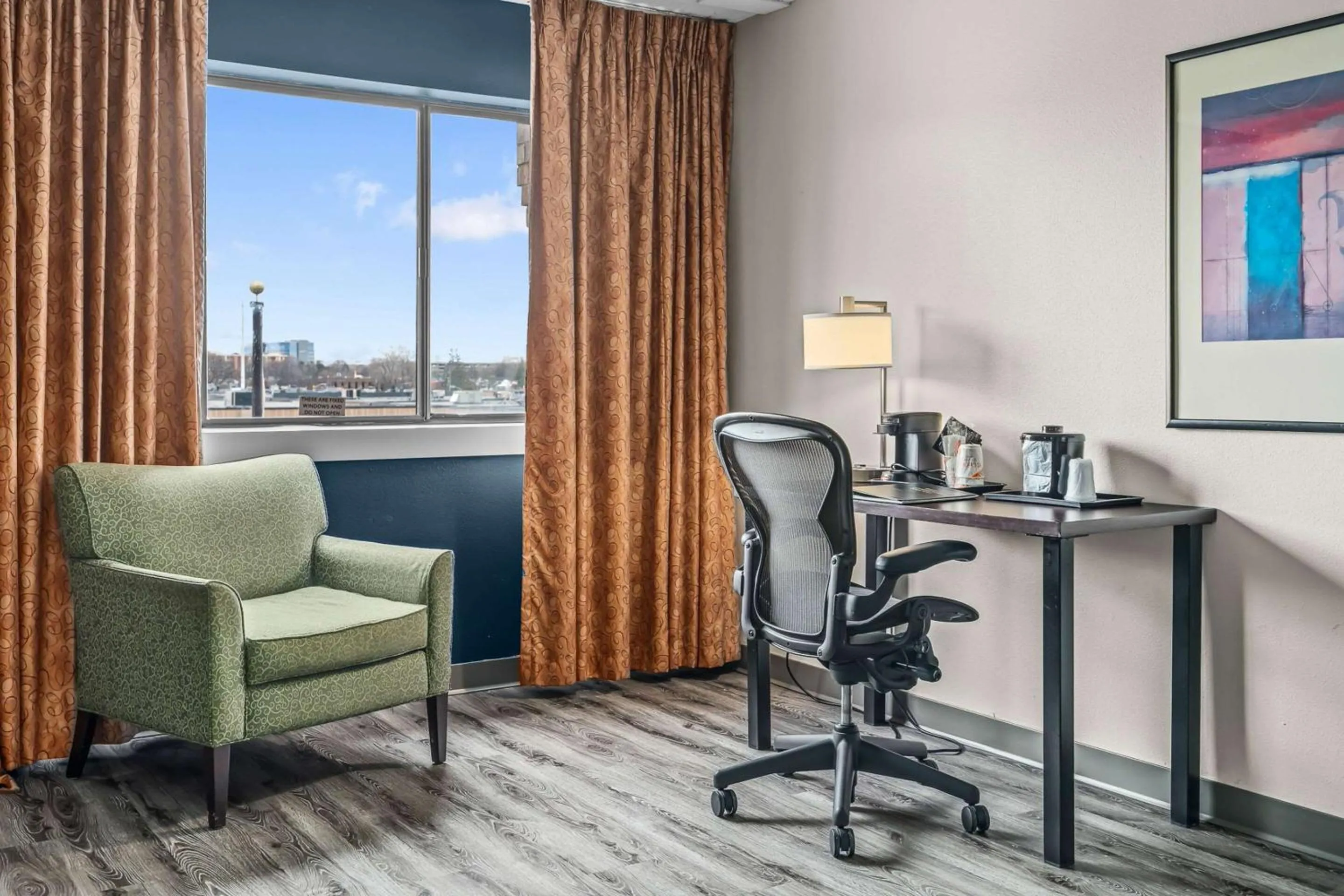 Bedroom in Quality Inn & Suites Mall of America - MSP Airport