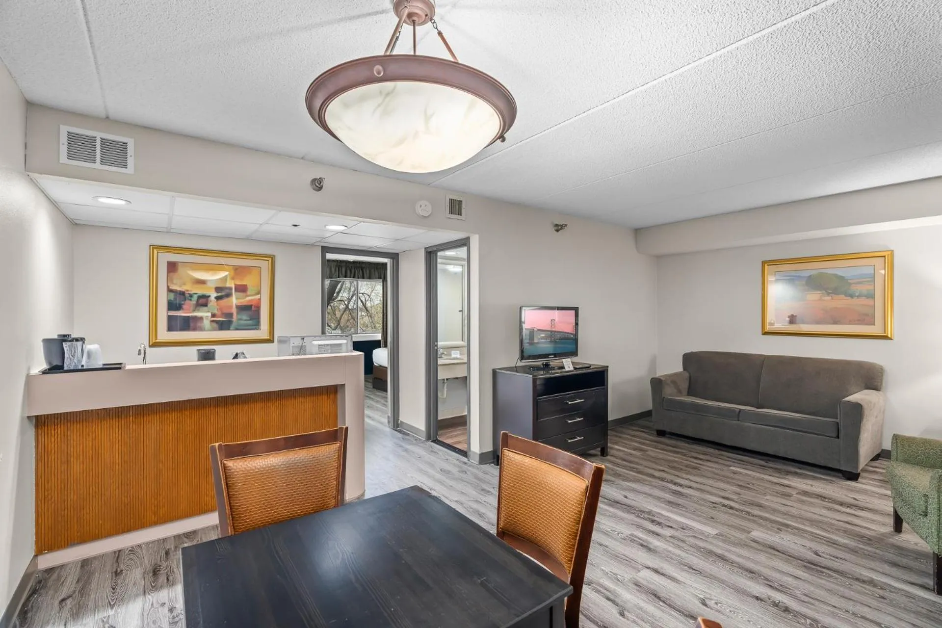 Living room in Quality Inn & Suites Mall of America - MSP Airport