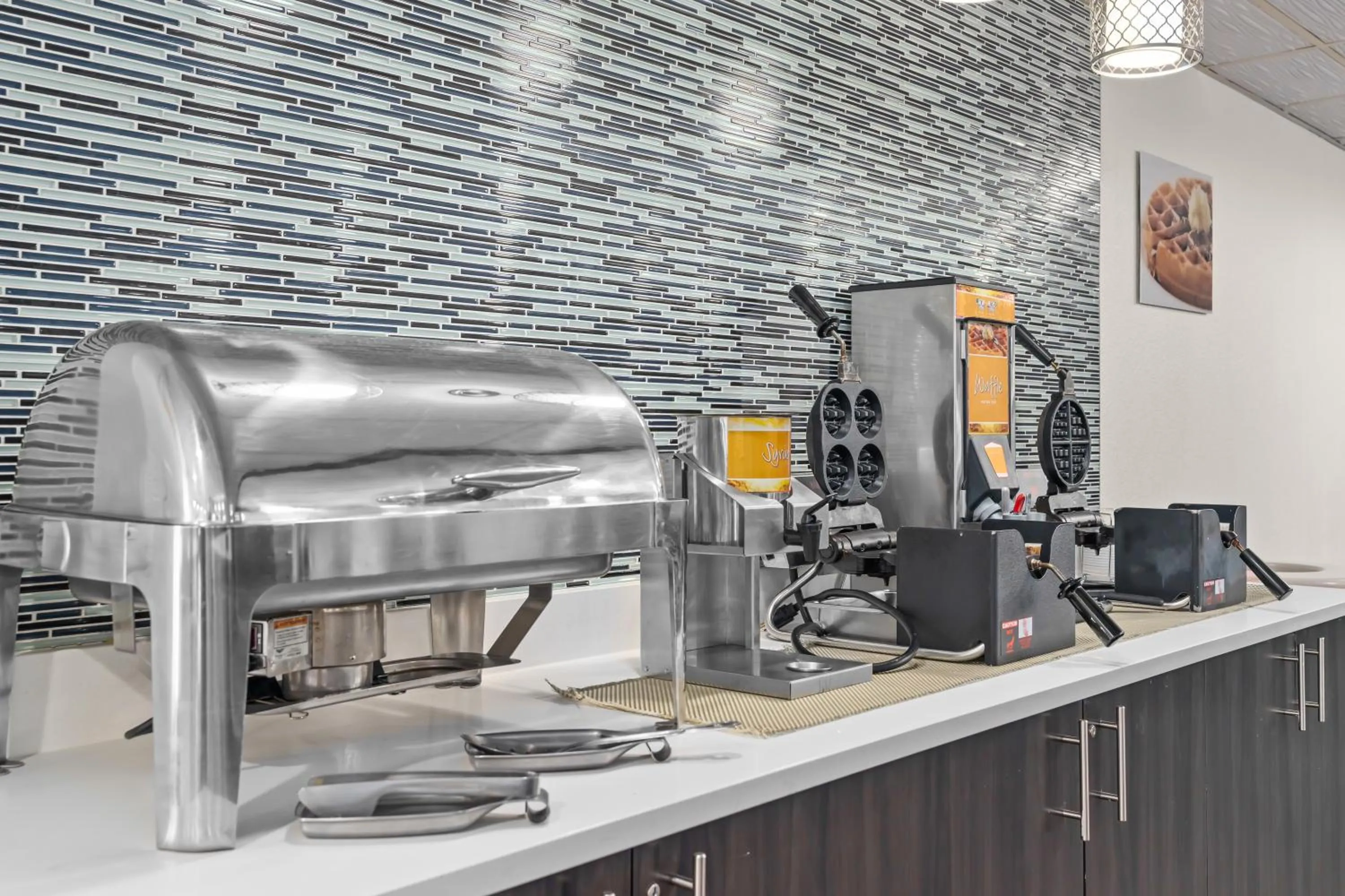 Buffet breakfast in Quality Inn & Suites Mall of America - MSP Airport