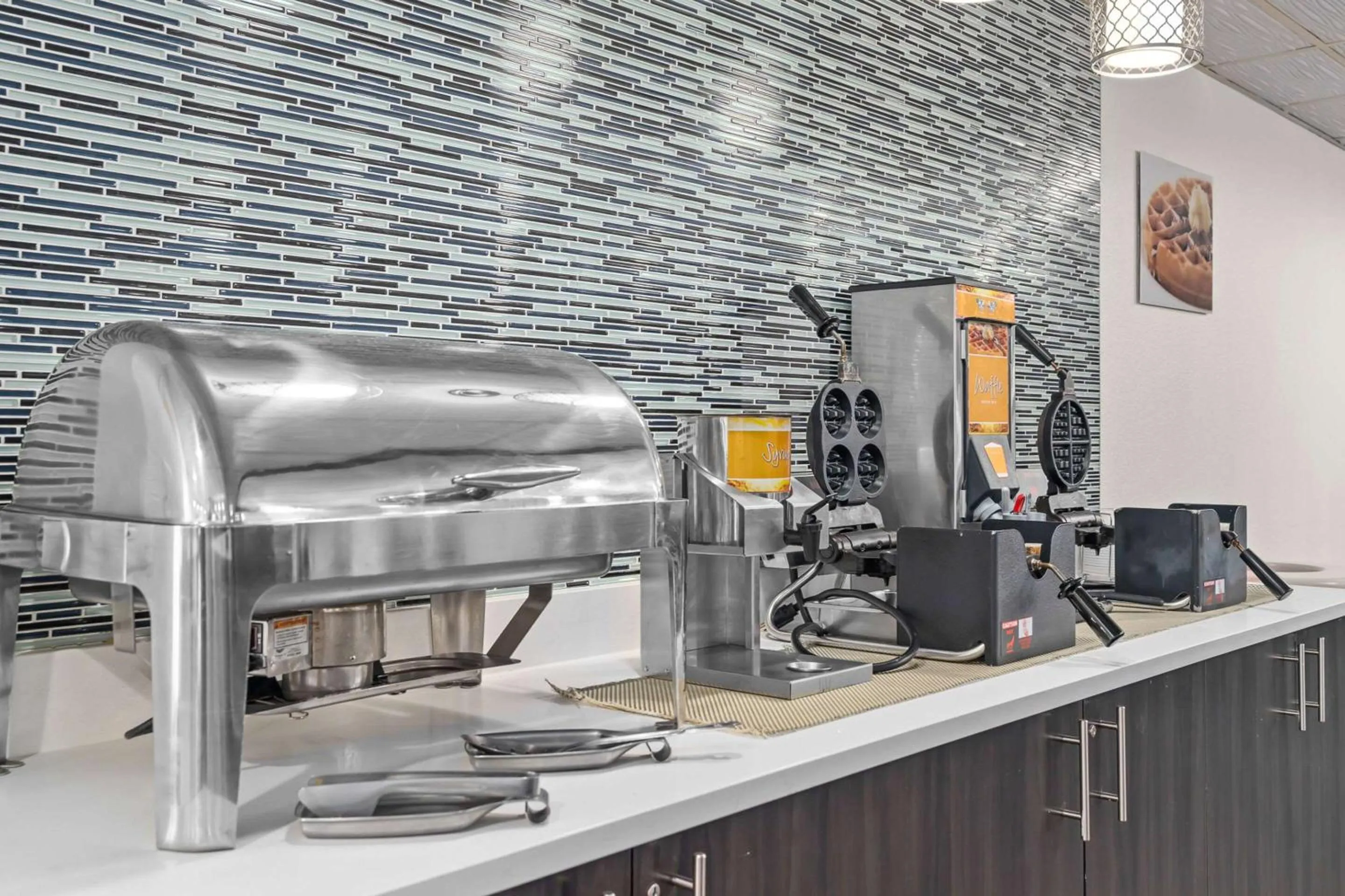 Breakfast in Quality Inn & Suites Mall of America - MSP Airport