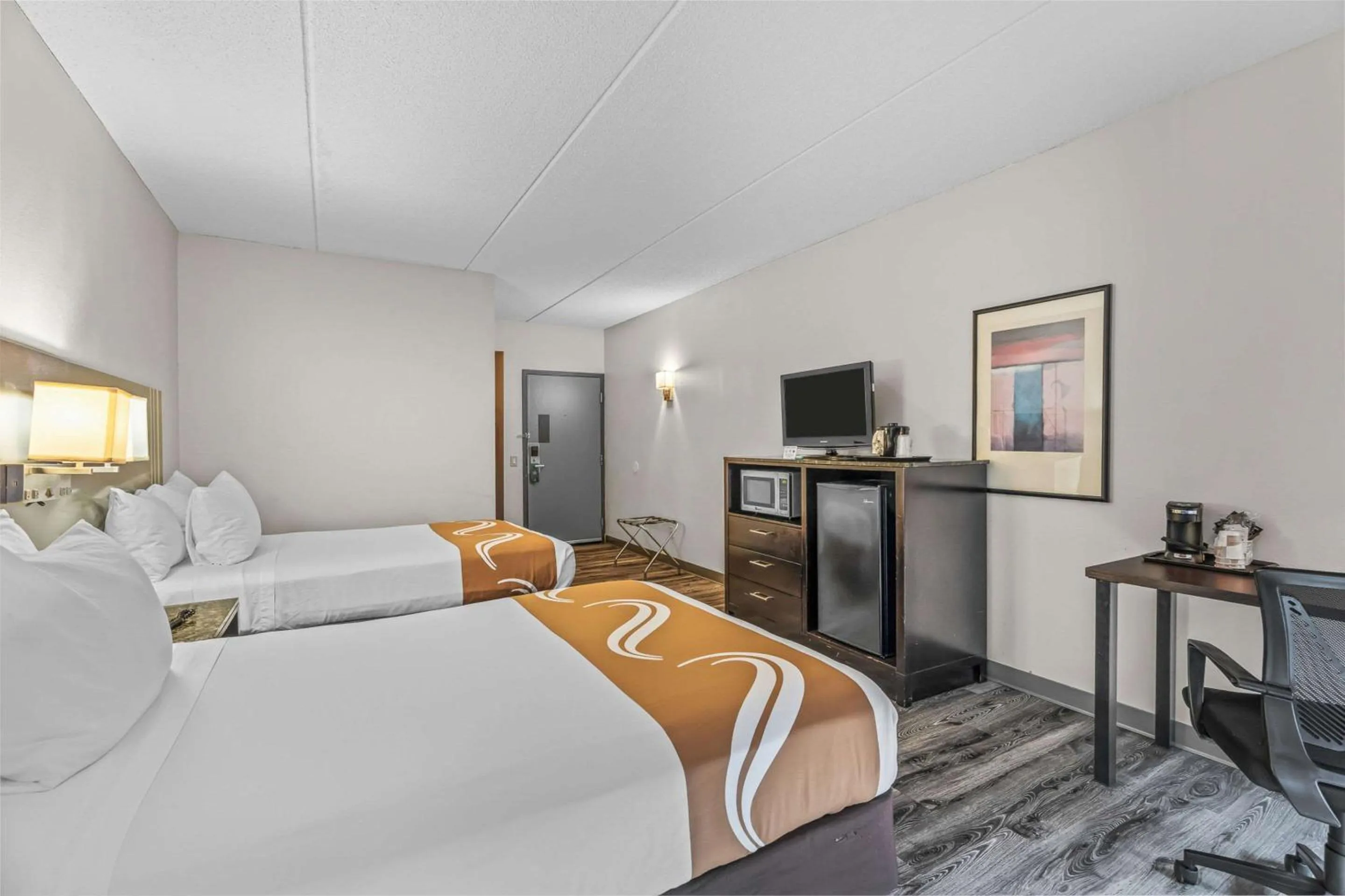 Bedroom in Quality Inn & Suites Mall of America - MSP Airport