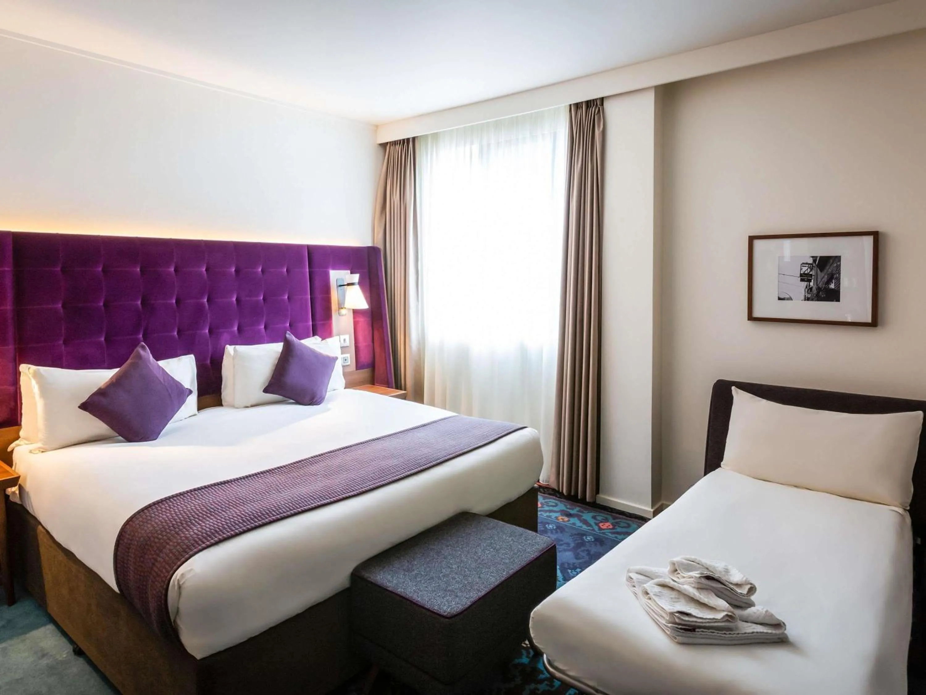 Bedroom, Bed in Mercure London Bridge