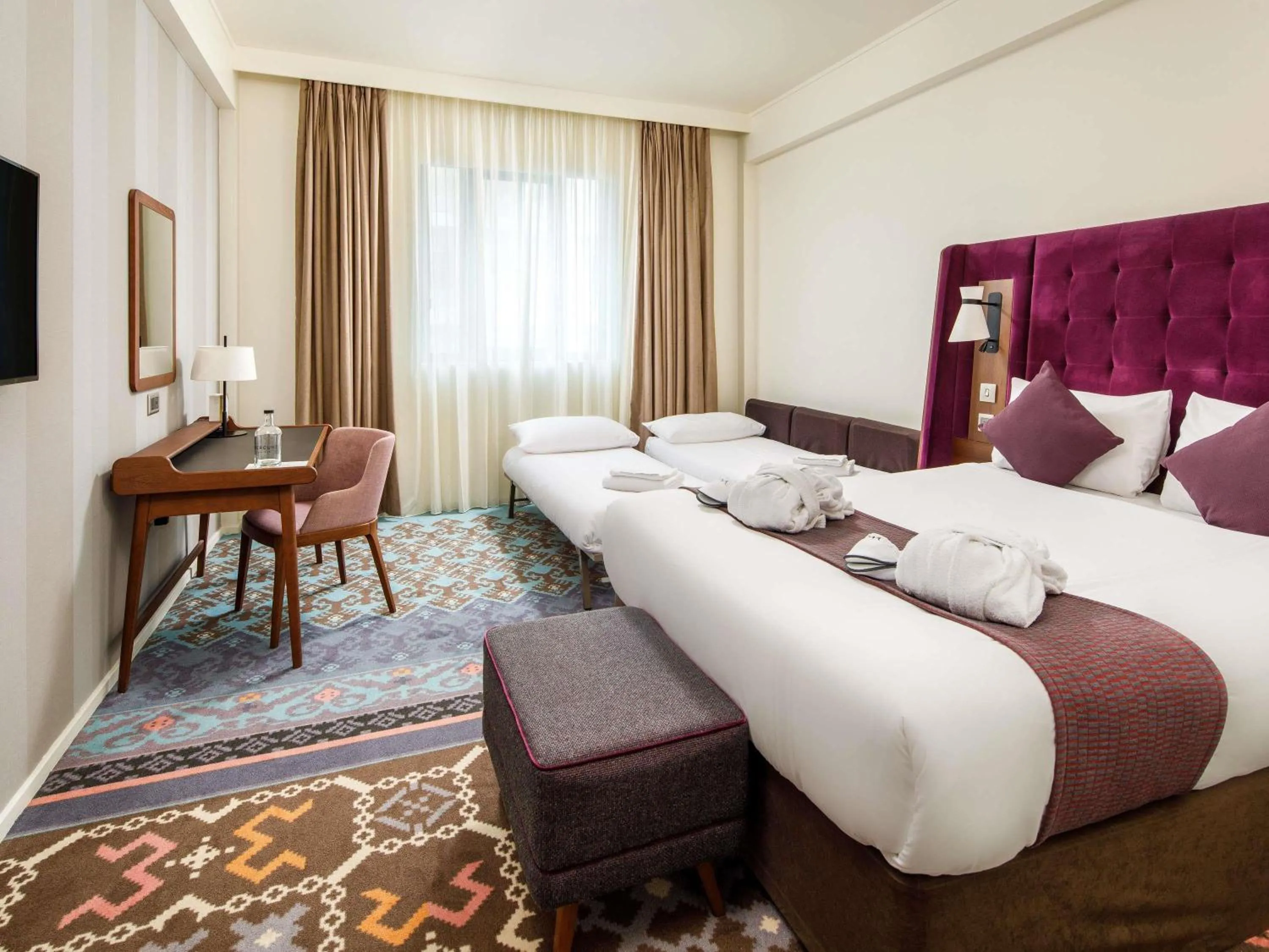 Bedroom, Bed in Mercure London Bridge