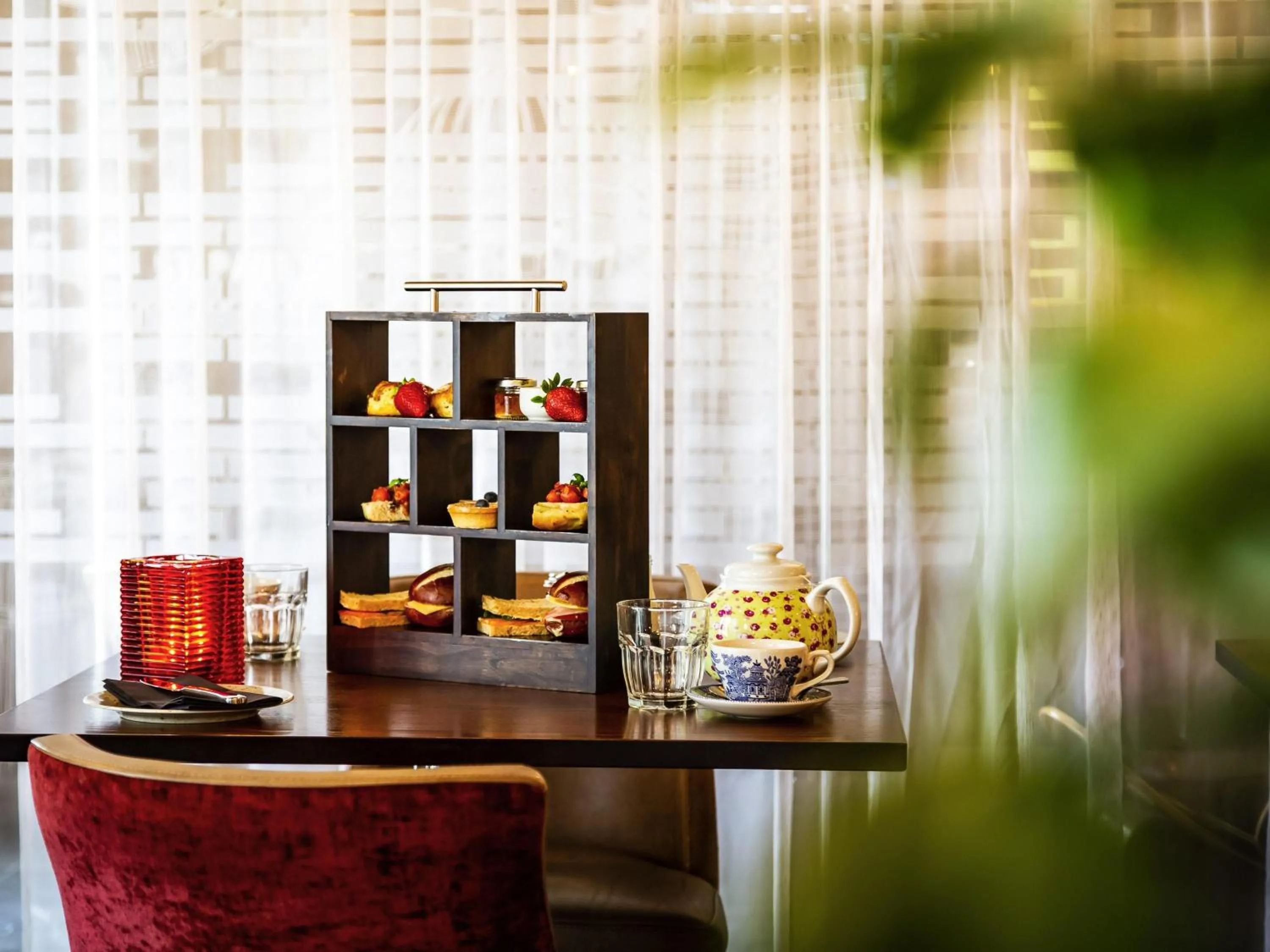 Restaurant/places to eat in Mercure London Bridge