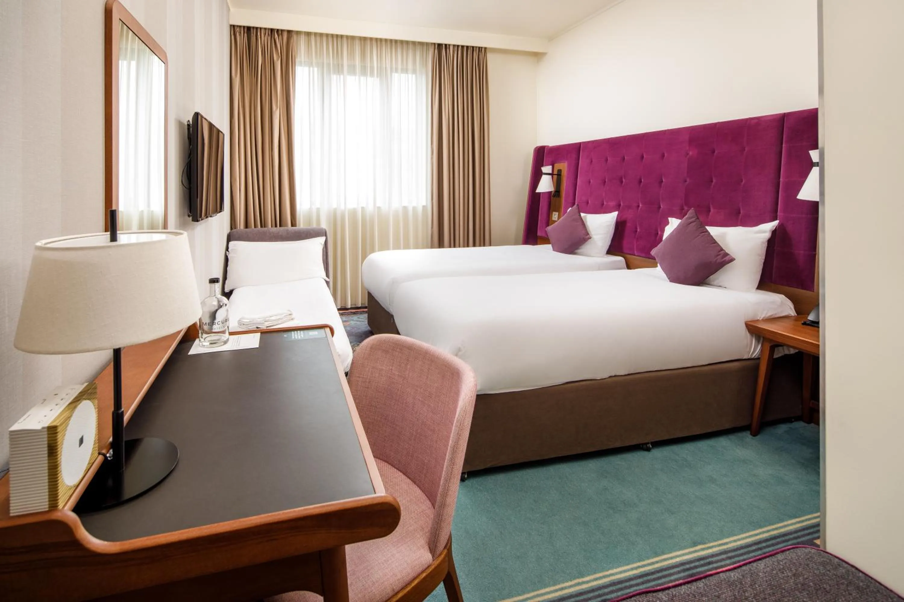 Bed in Mercure London Bridge