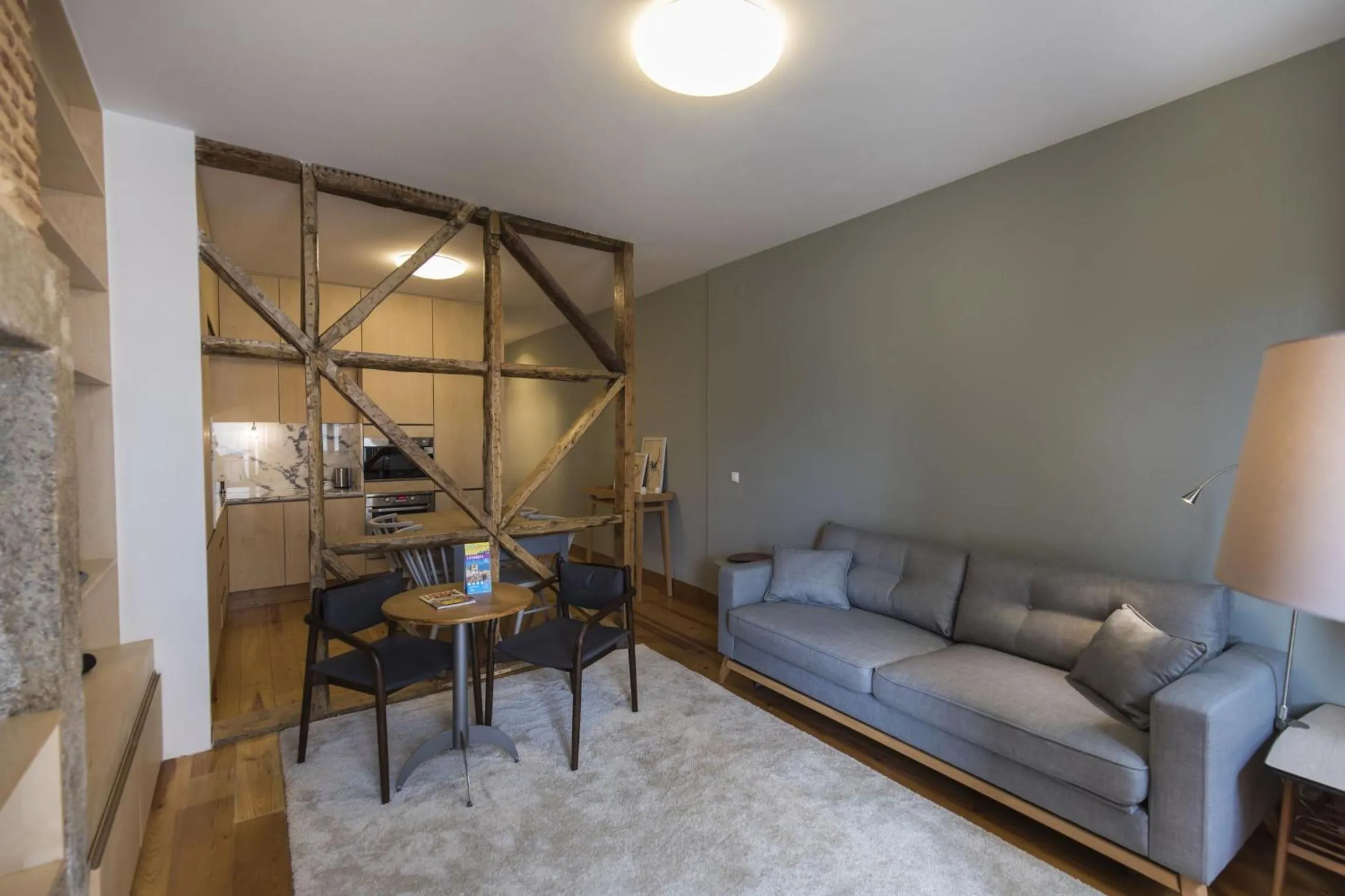 Rustic Flat at Lisbon's Heart