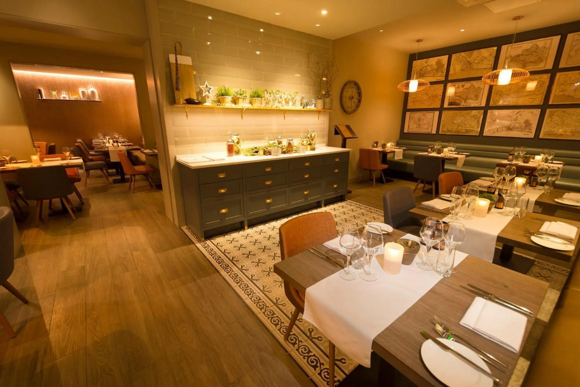 Restaurant/places to eat in The Orchid Hotel