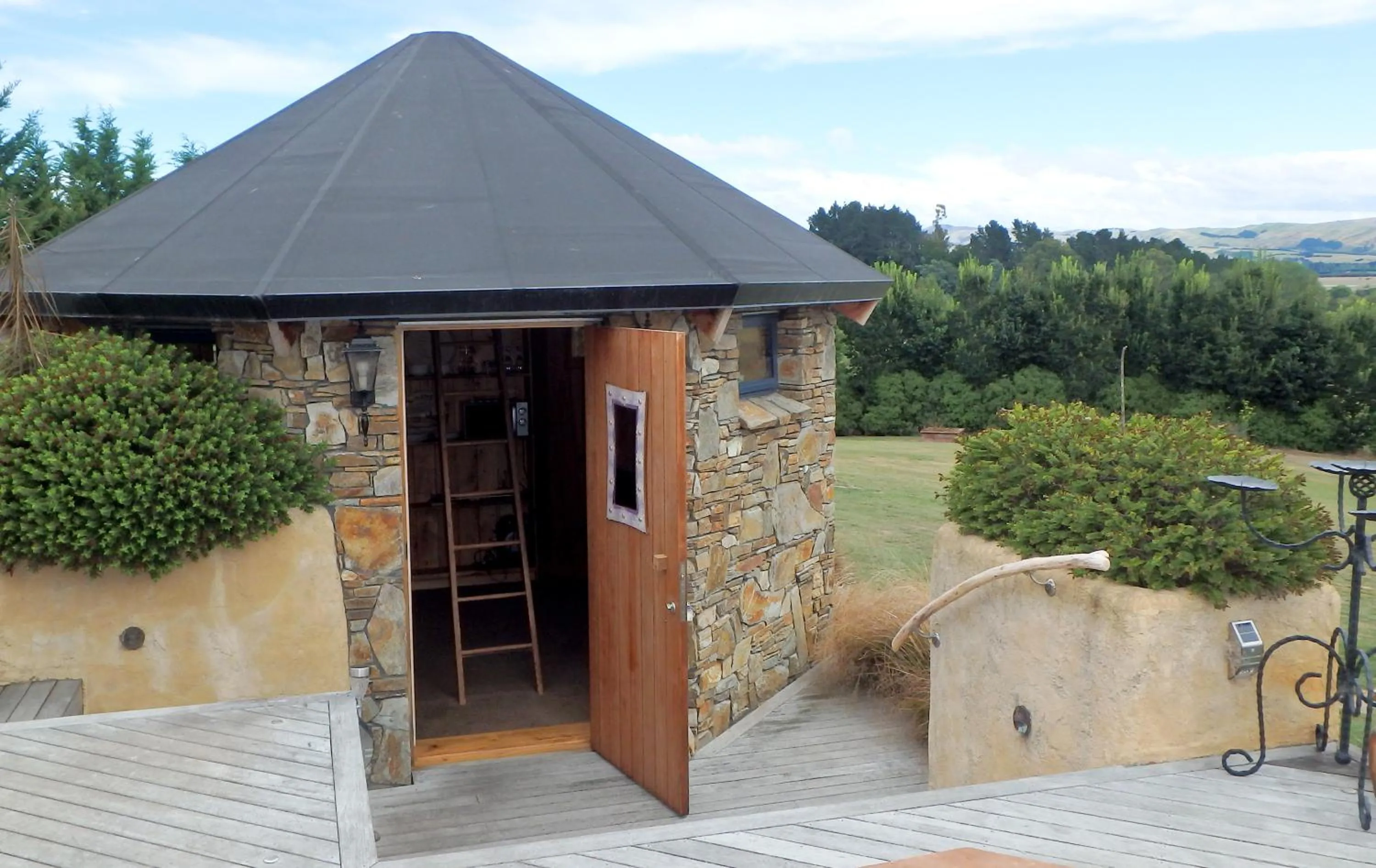 Facade/entrance in Tree House Lodge Bed & Breakfast