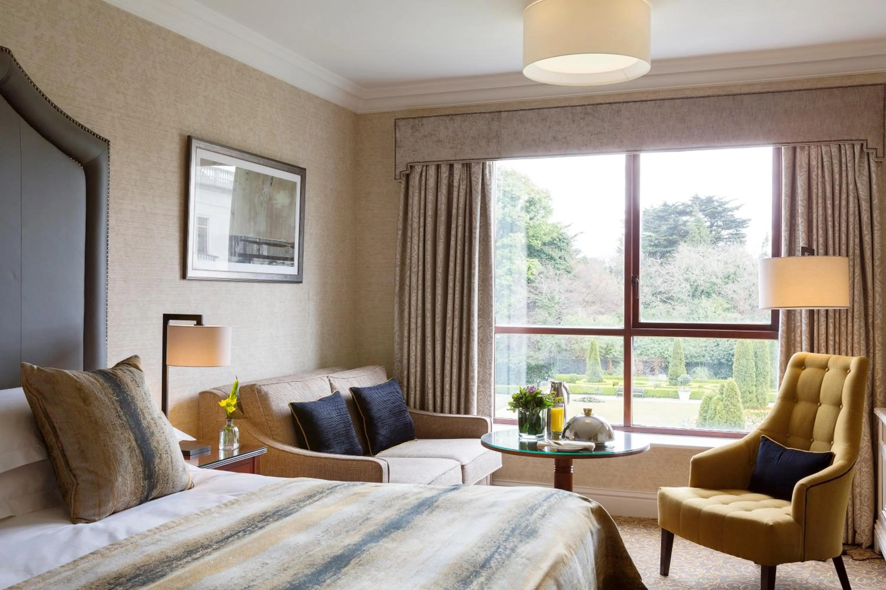 Bedroom, Bed in Radisson Blu St. Helen's Hotel