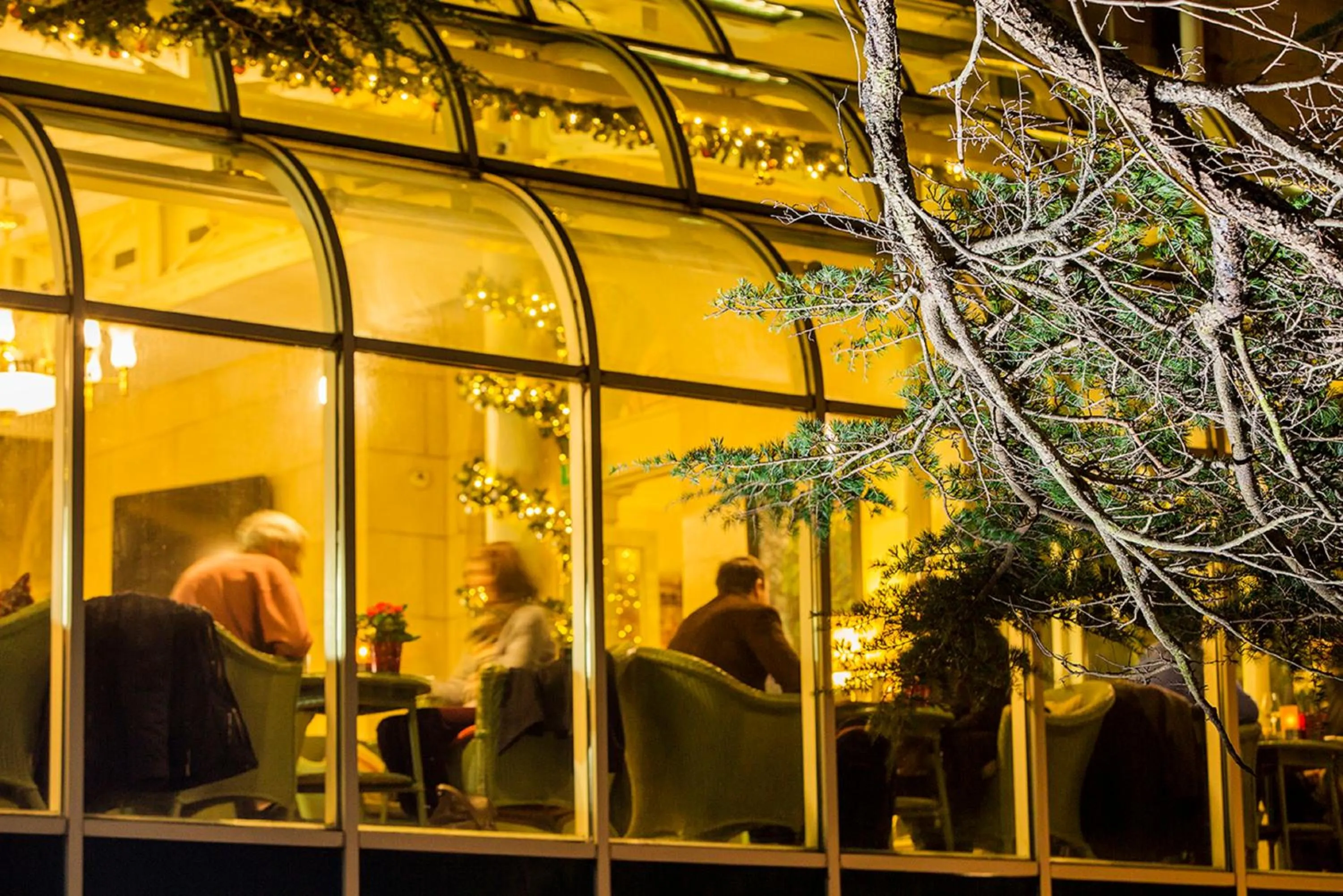 Lounge or bar in Radisson Blu St. Helen's Hotel