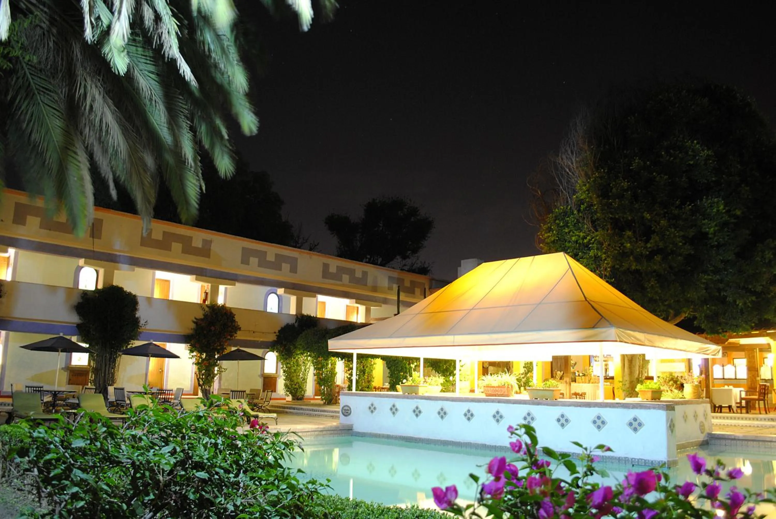 Night in Villas Arqueologicas Teotihuacan