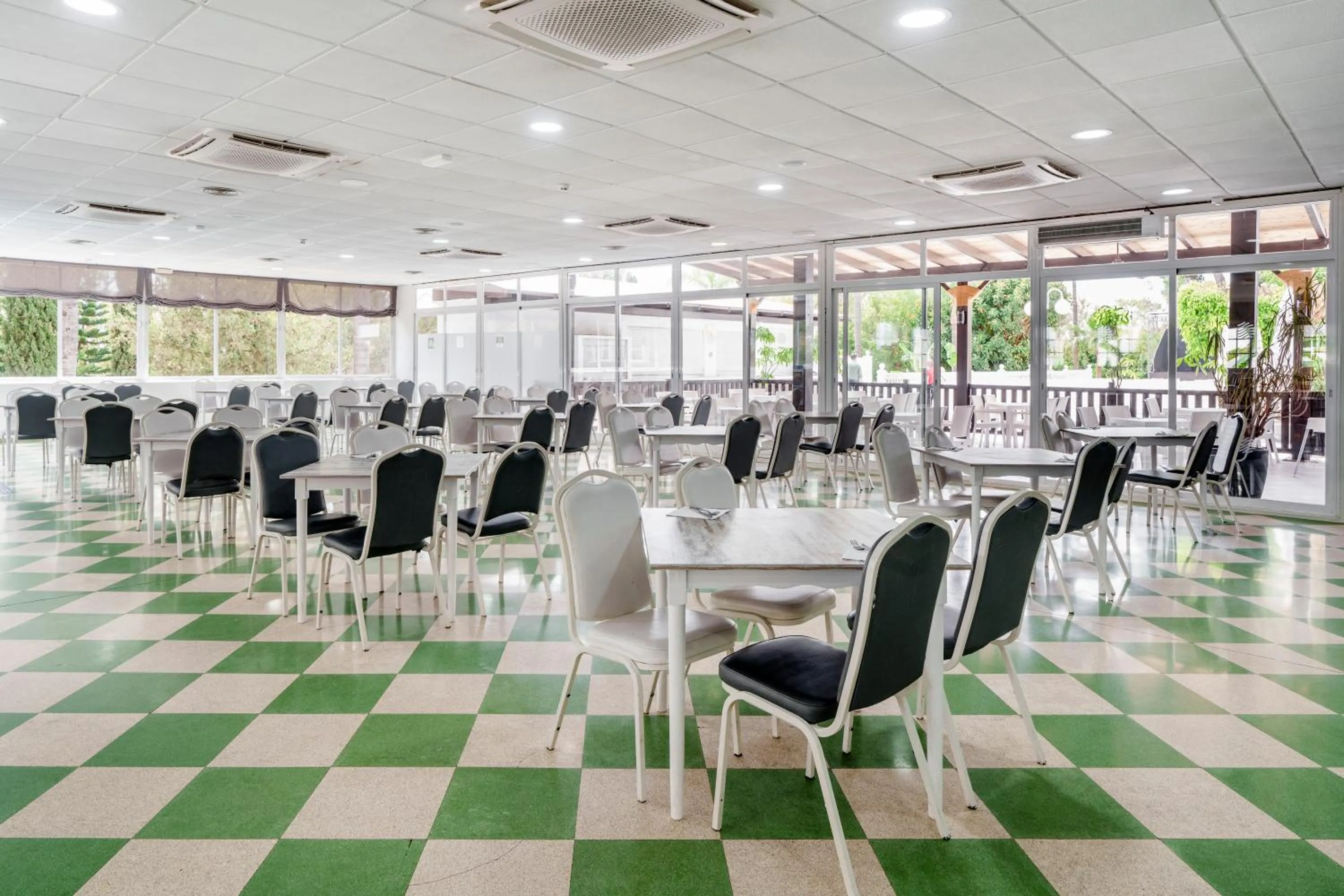 Restaurant/places to eat in AluaSun Costa Park