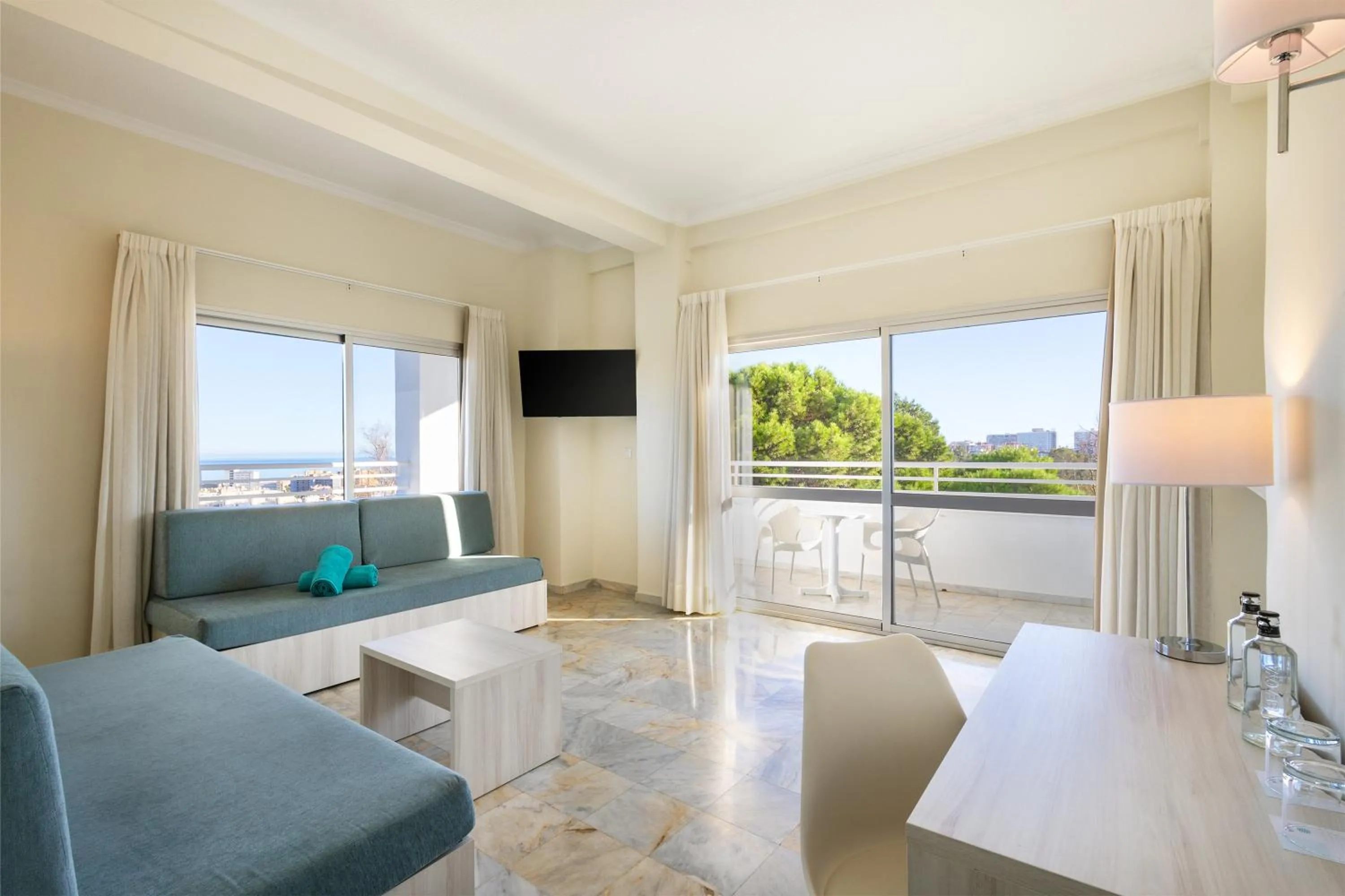 TV and multimedia in AluaSun Costa Park