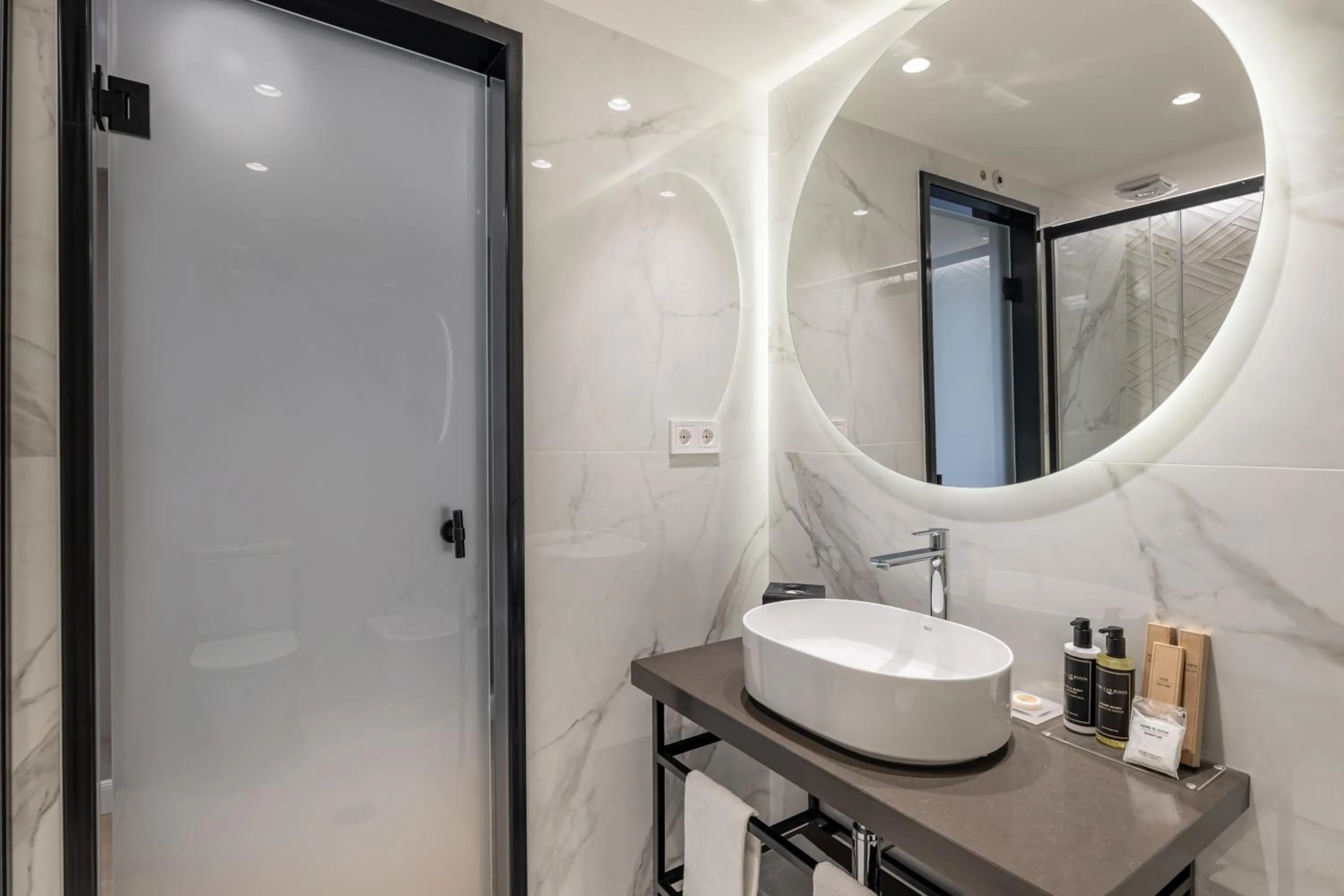 Shower in Eurostars San Antón