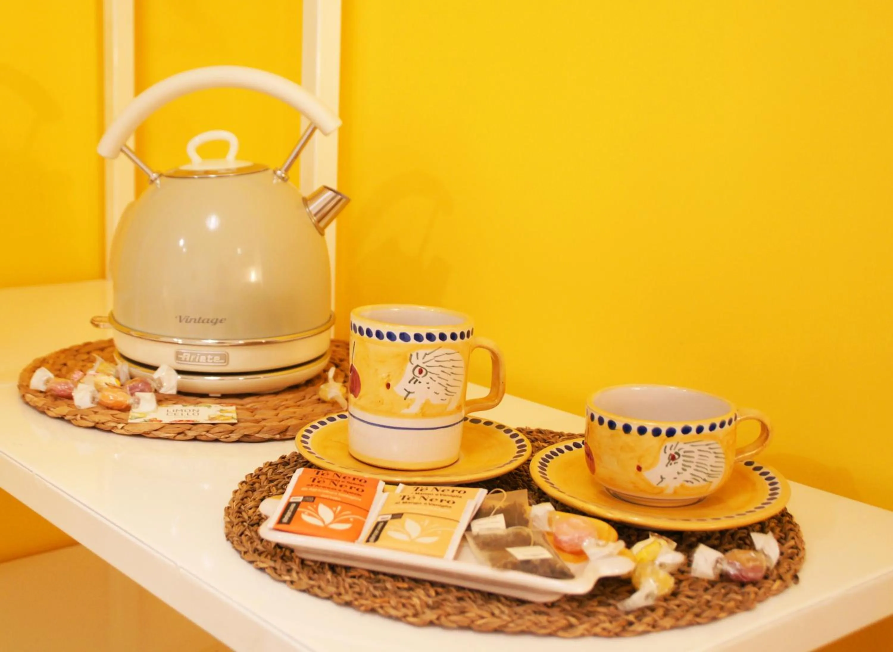 Coffee/tea facilities in Limoncello Rooms