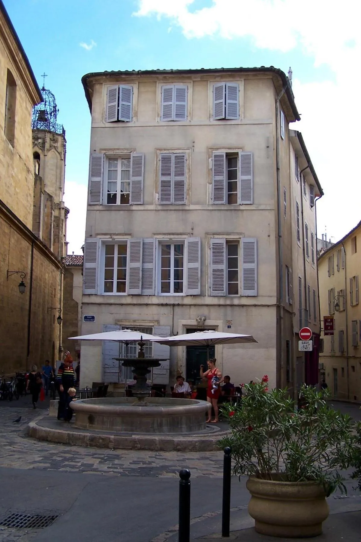 Neighbourhood in Le petit Figuier