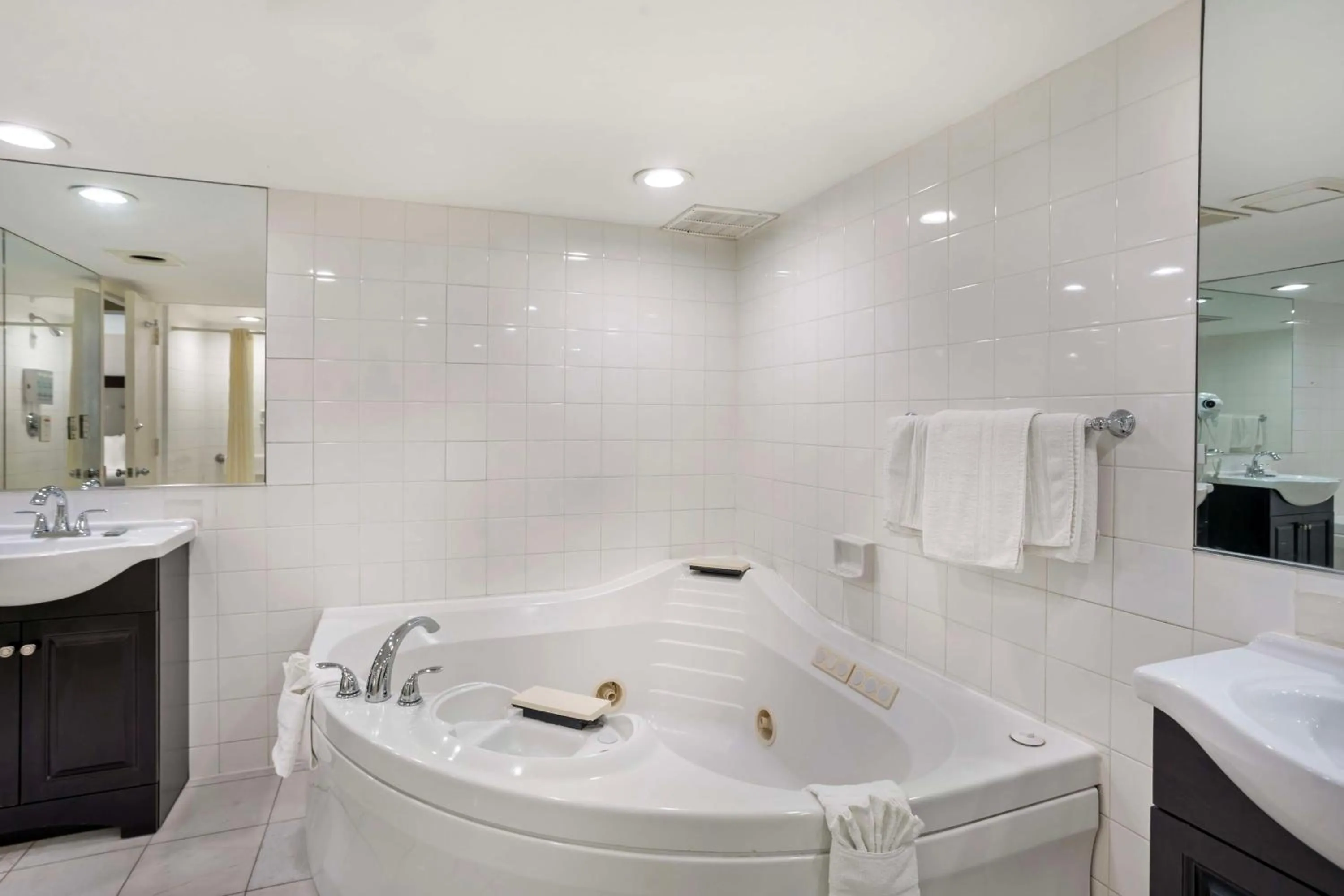 Bathroom in Best Western Atlantic City Beach Block