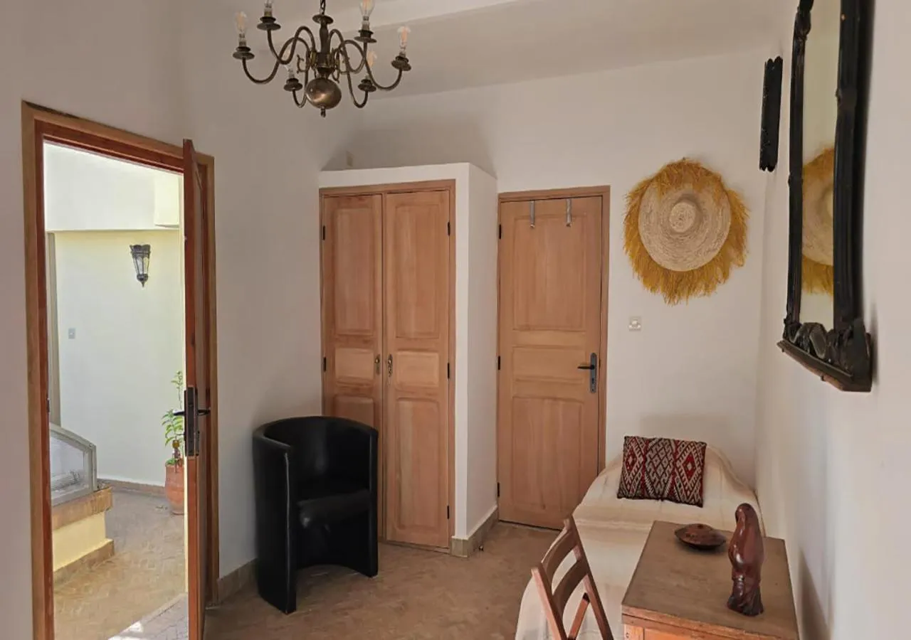 Photo of the whole room in Dar Le 44